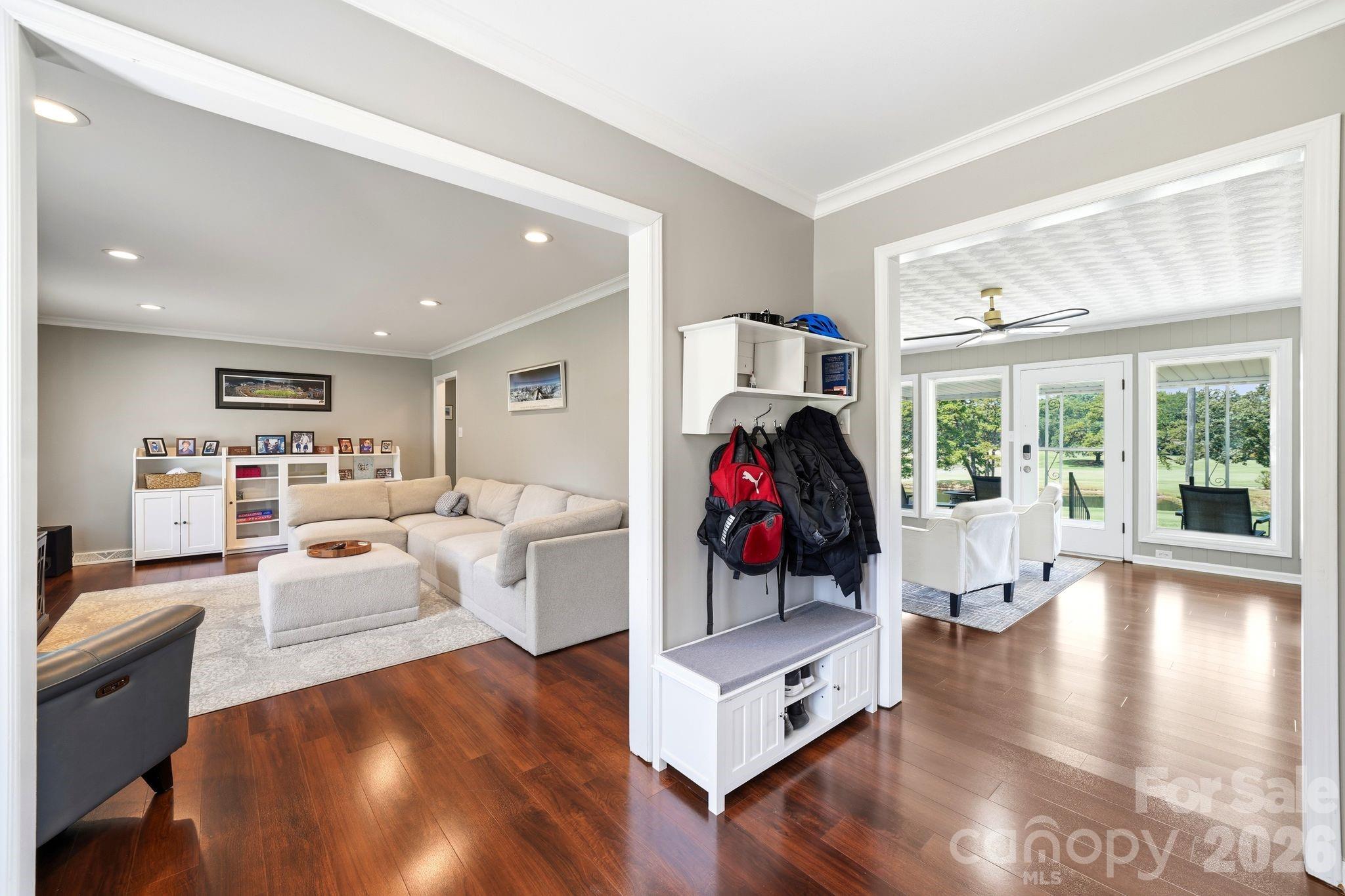 1335 Stoneyridge Drive
