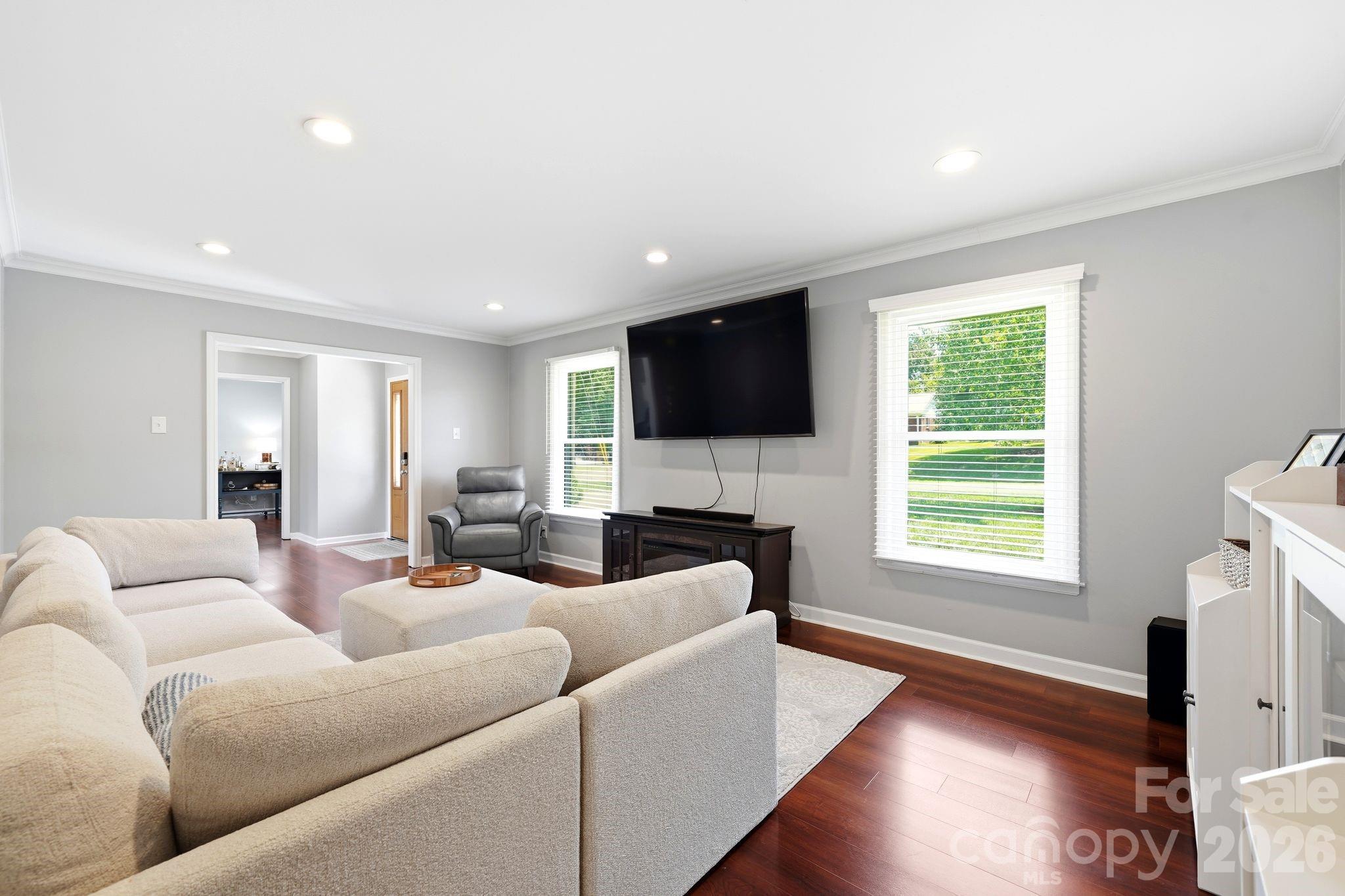 1335 Stoneyridge Drive