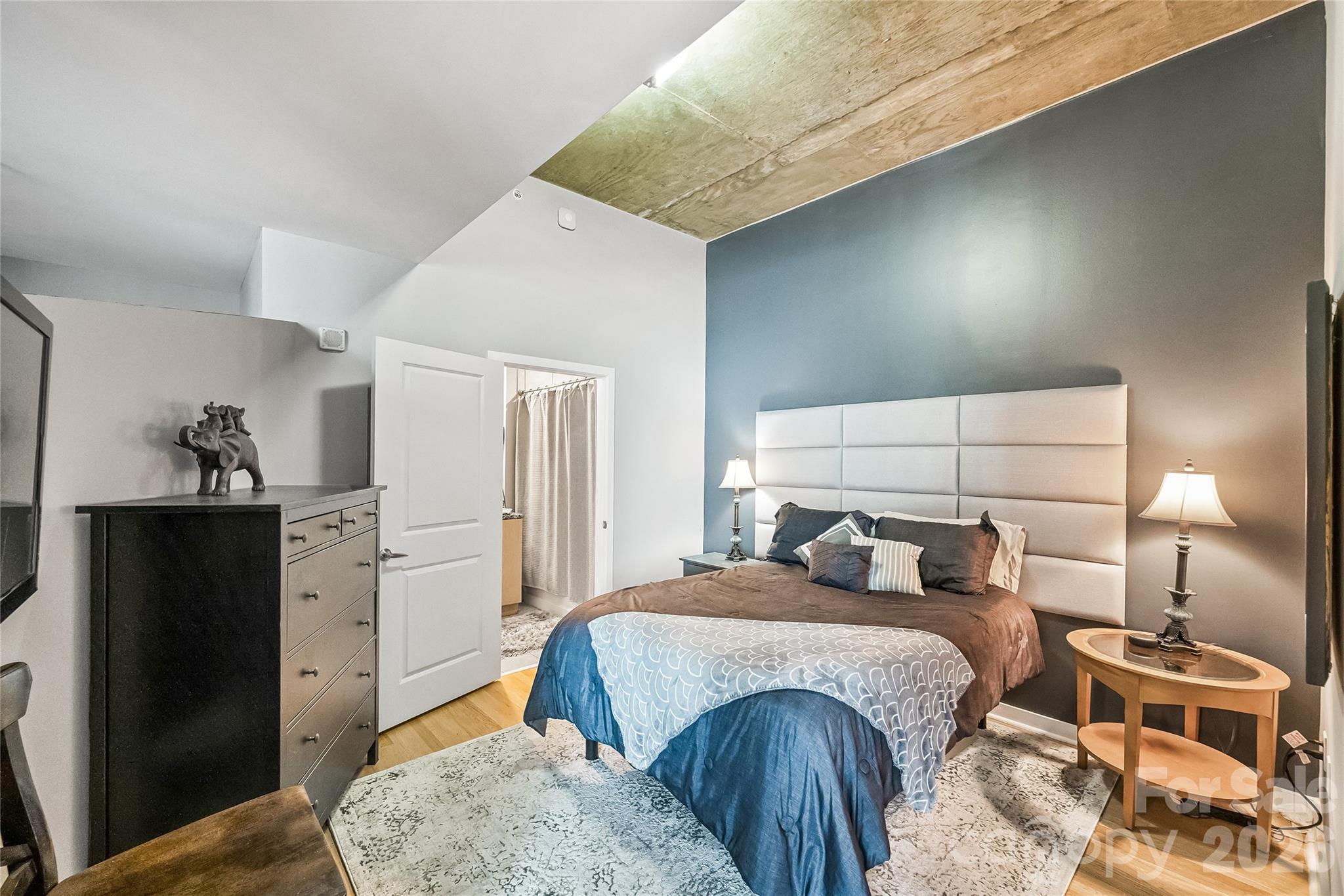 210 N Church Street Unit: 3403