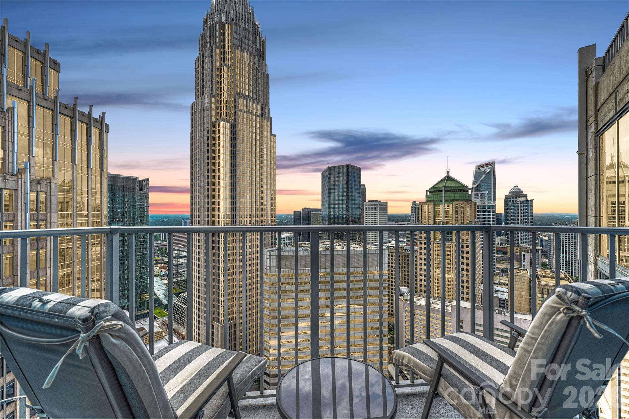 210 N Church Street Unit: 3403