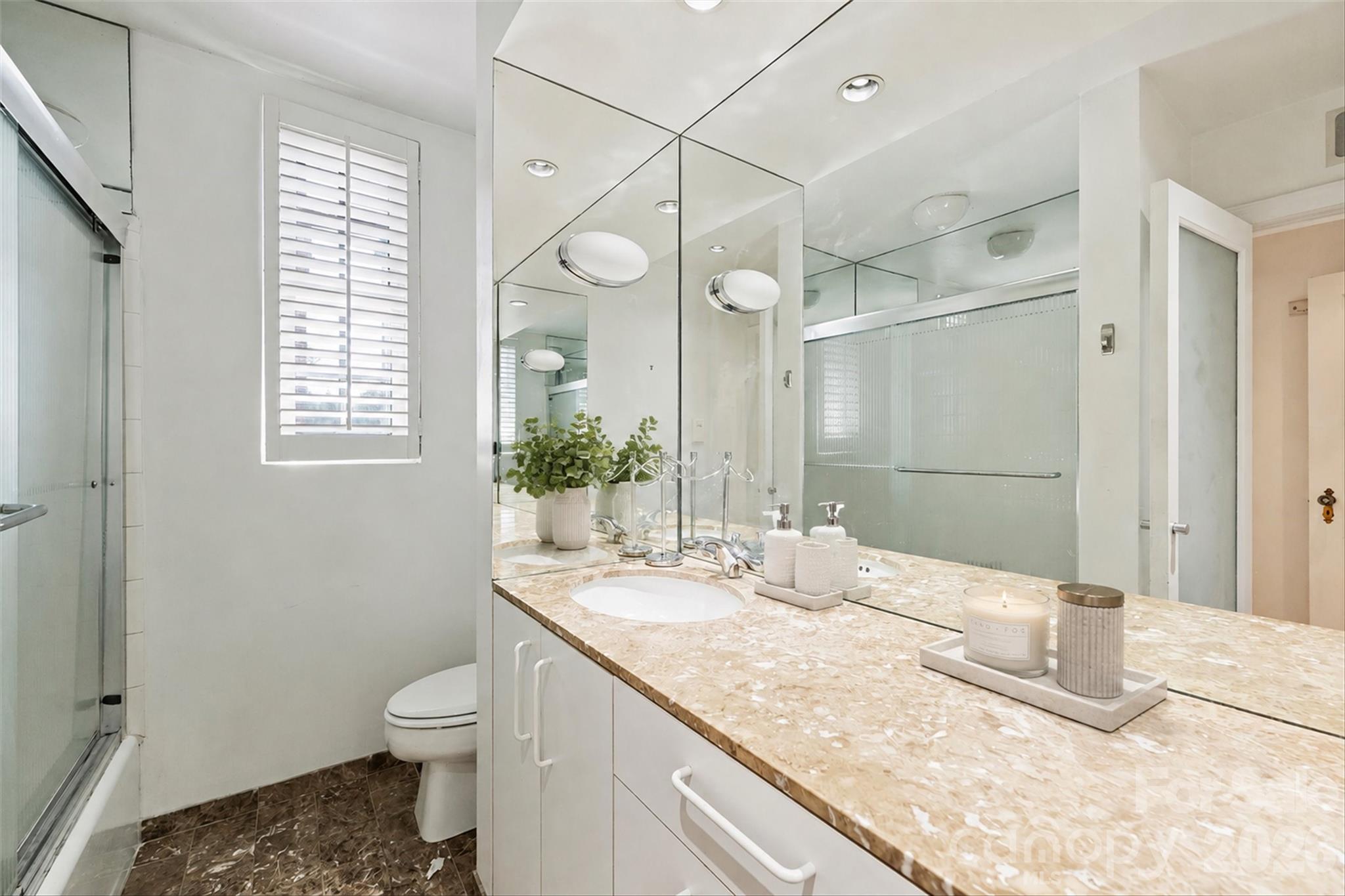 301 W 10th Street Unit: 308
