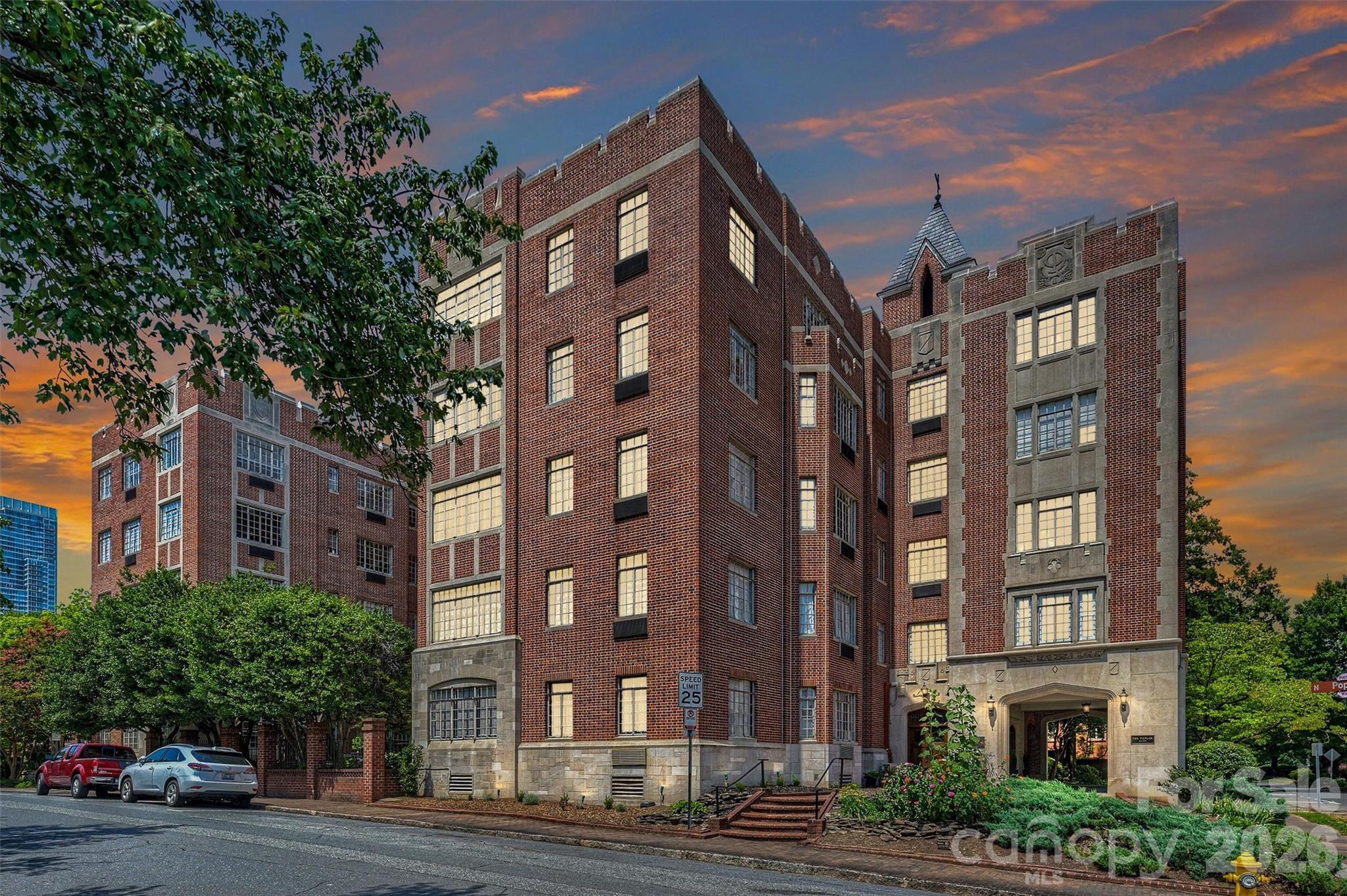 301 W 10th Street Unit: 308
