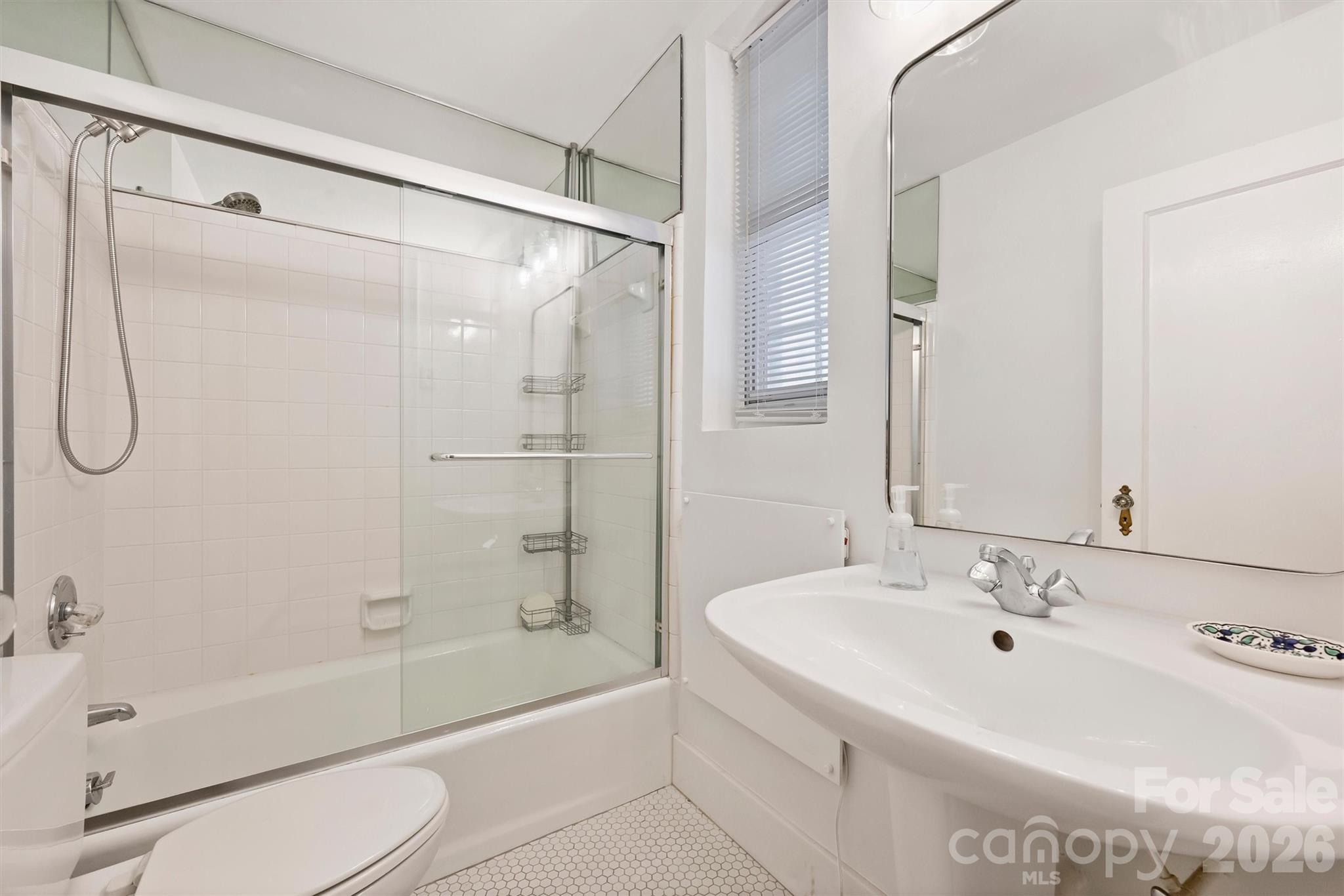 301 W 10th Street Unit: 308