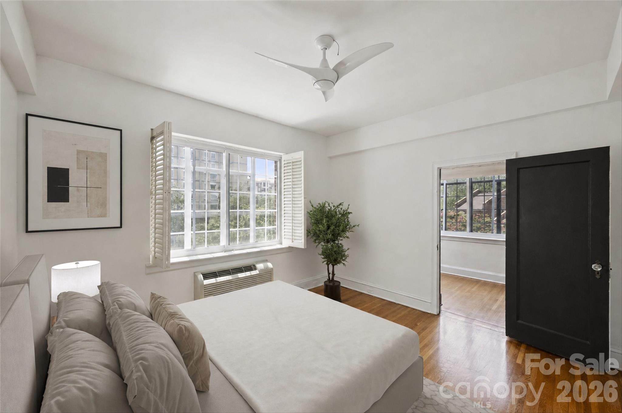 301 W 10th Street Unit: 308