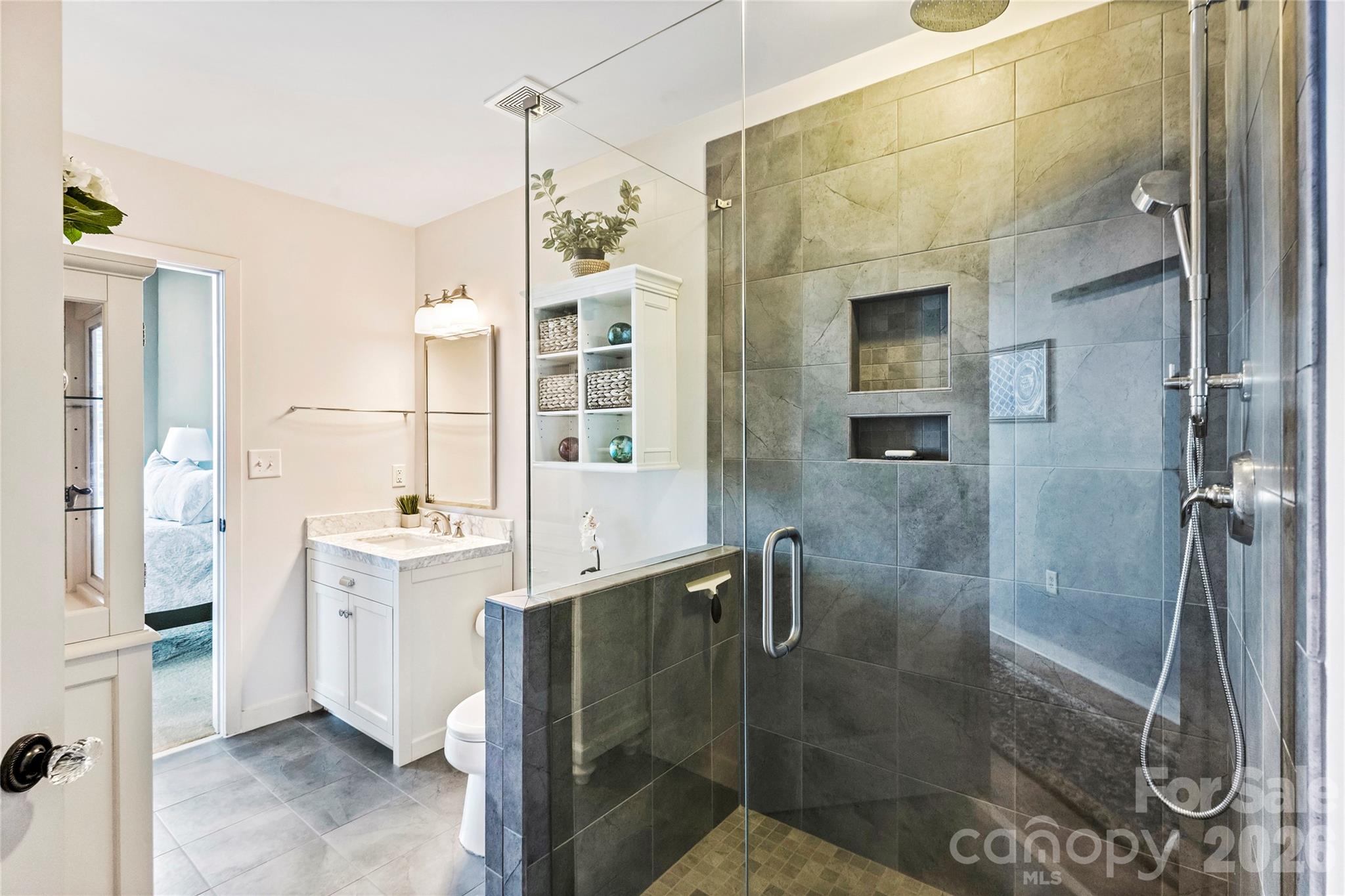210 N Church Street Unit: 3415
