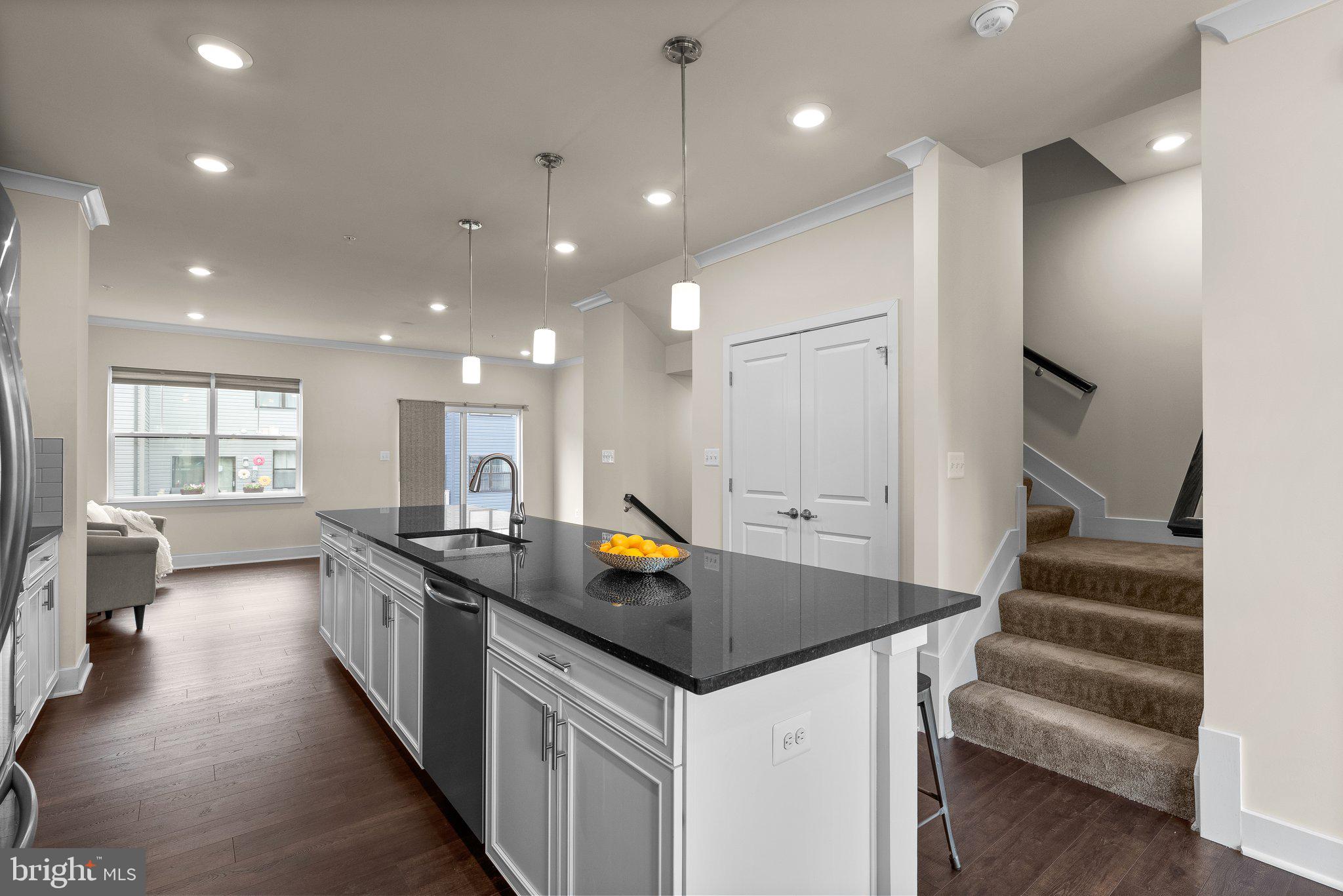 622 Chalcedony Ln
