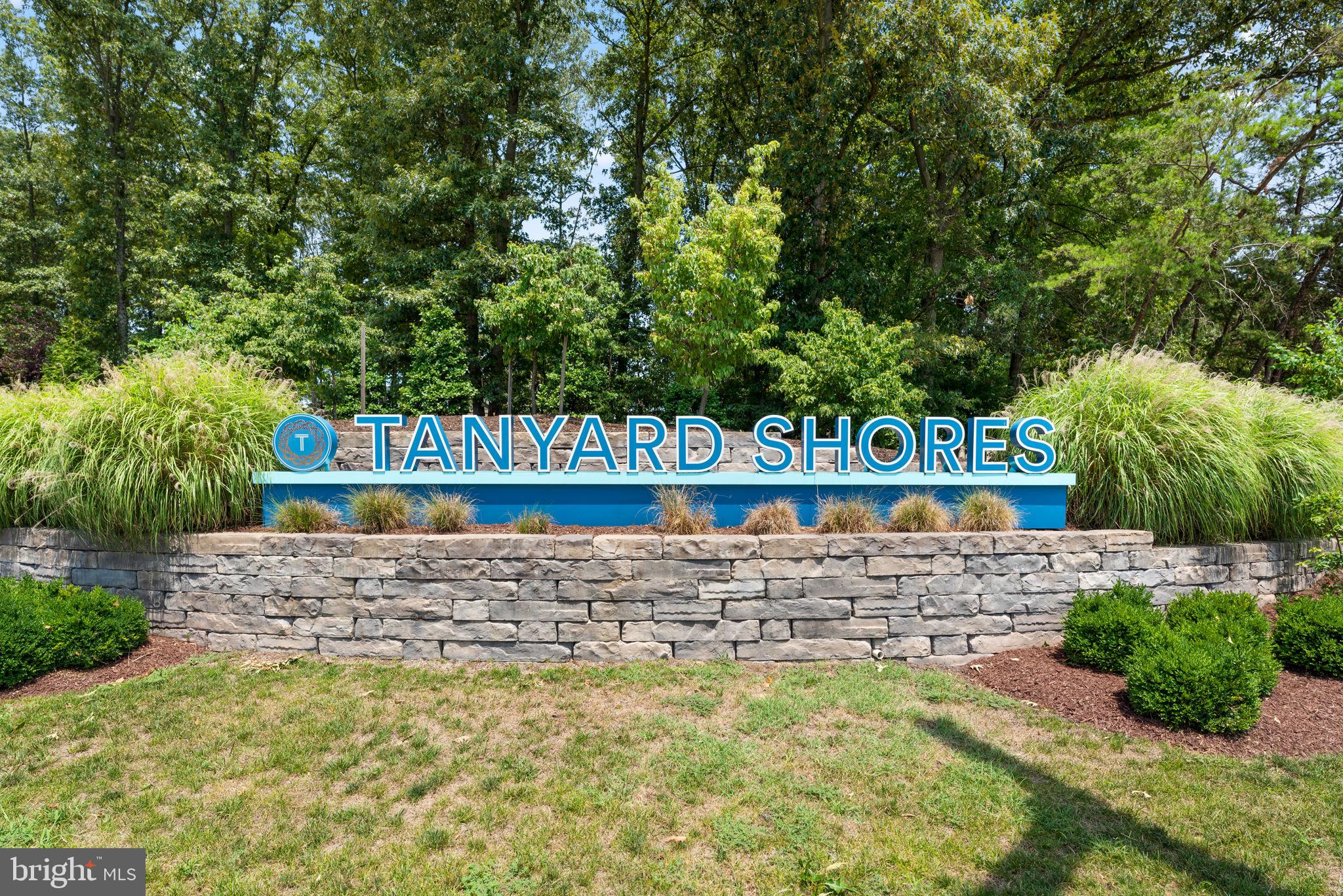 622 Chalcedony Ln