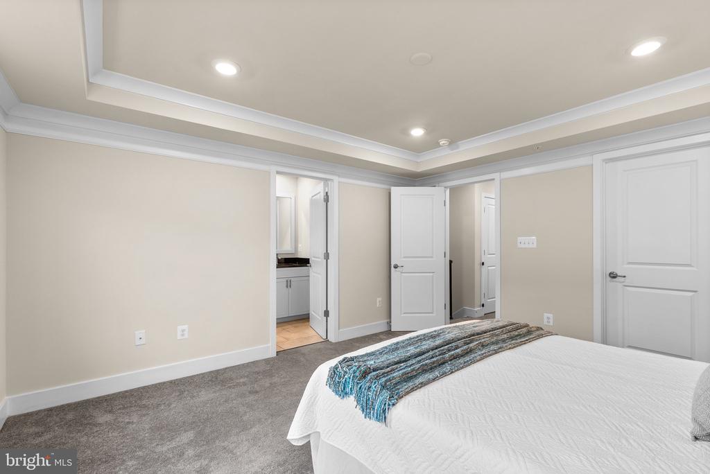 622 Chalcedony Ln