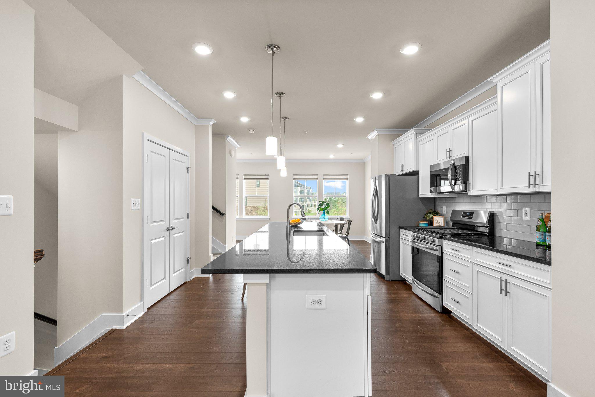 622 Chalcedony Ln