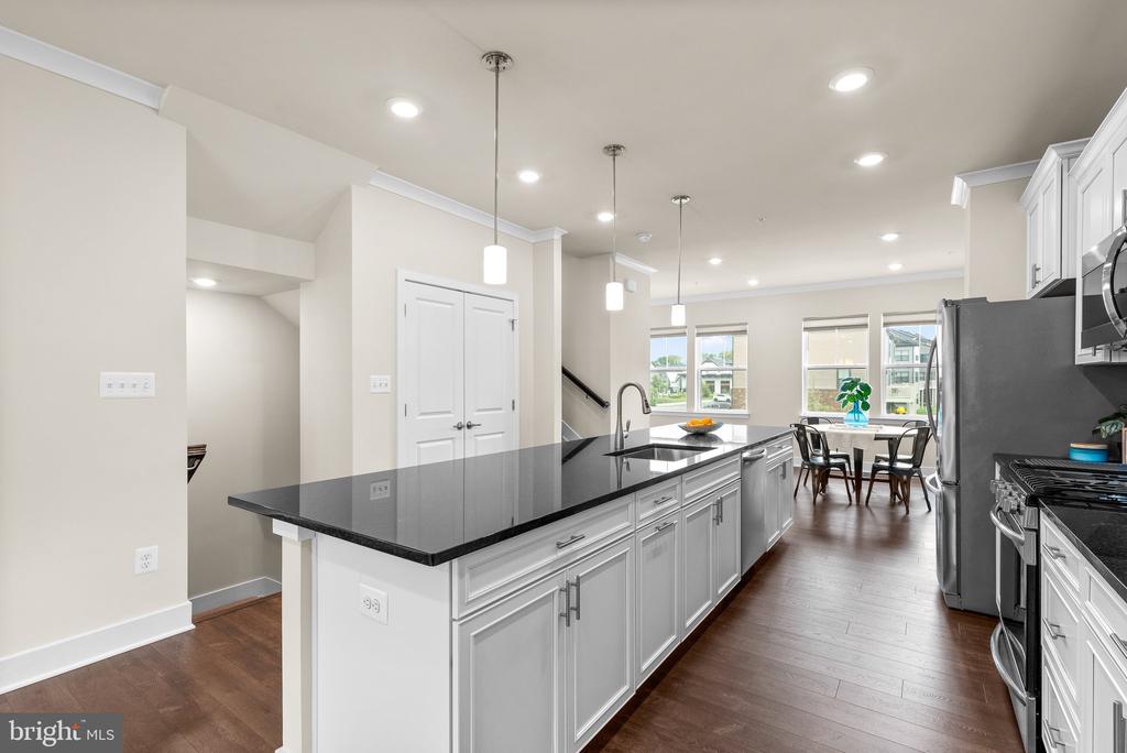 622 Chalcedony Ln