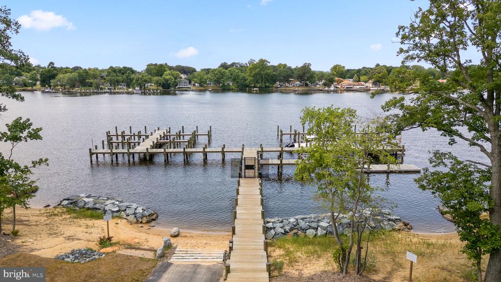 622 Chalcedony Ln