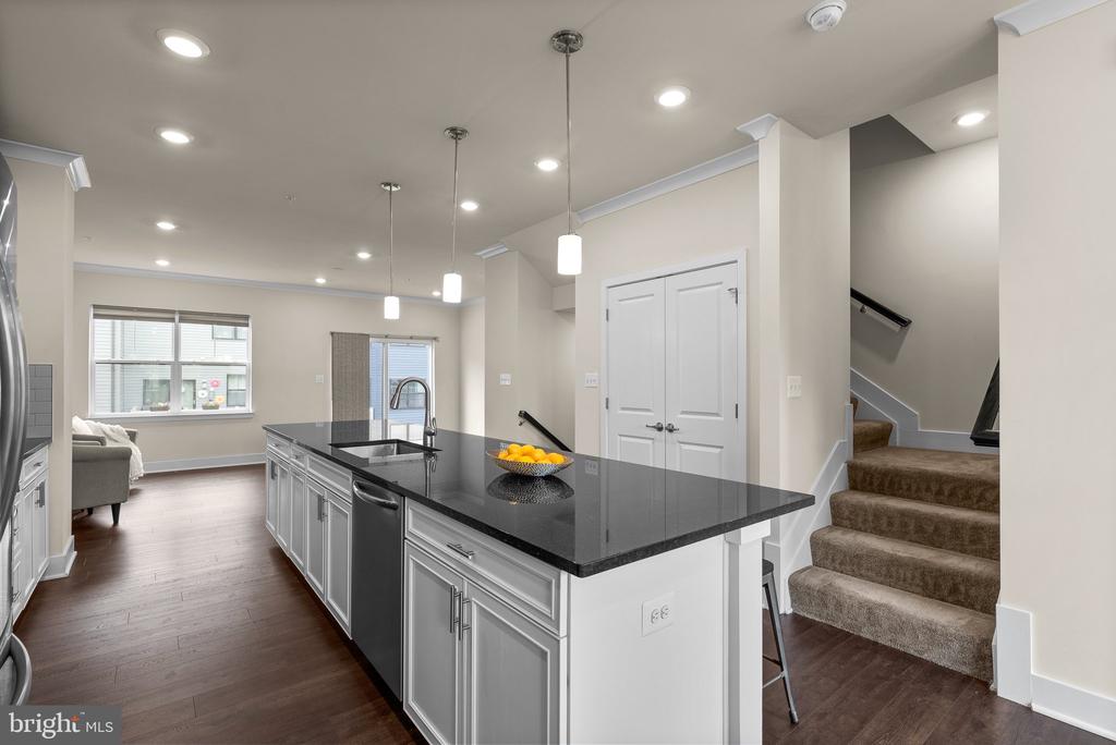 622 Chalcedony Ln