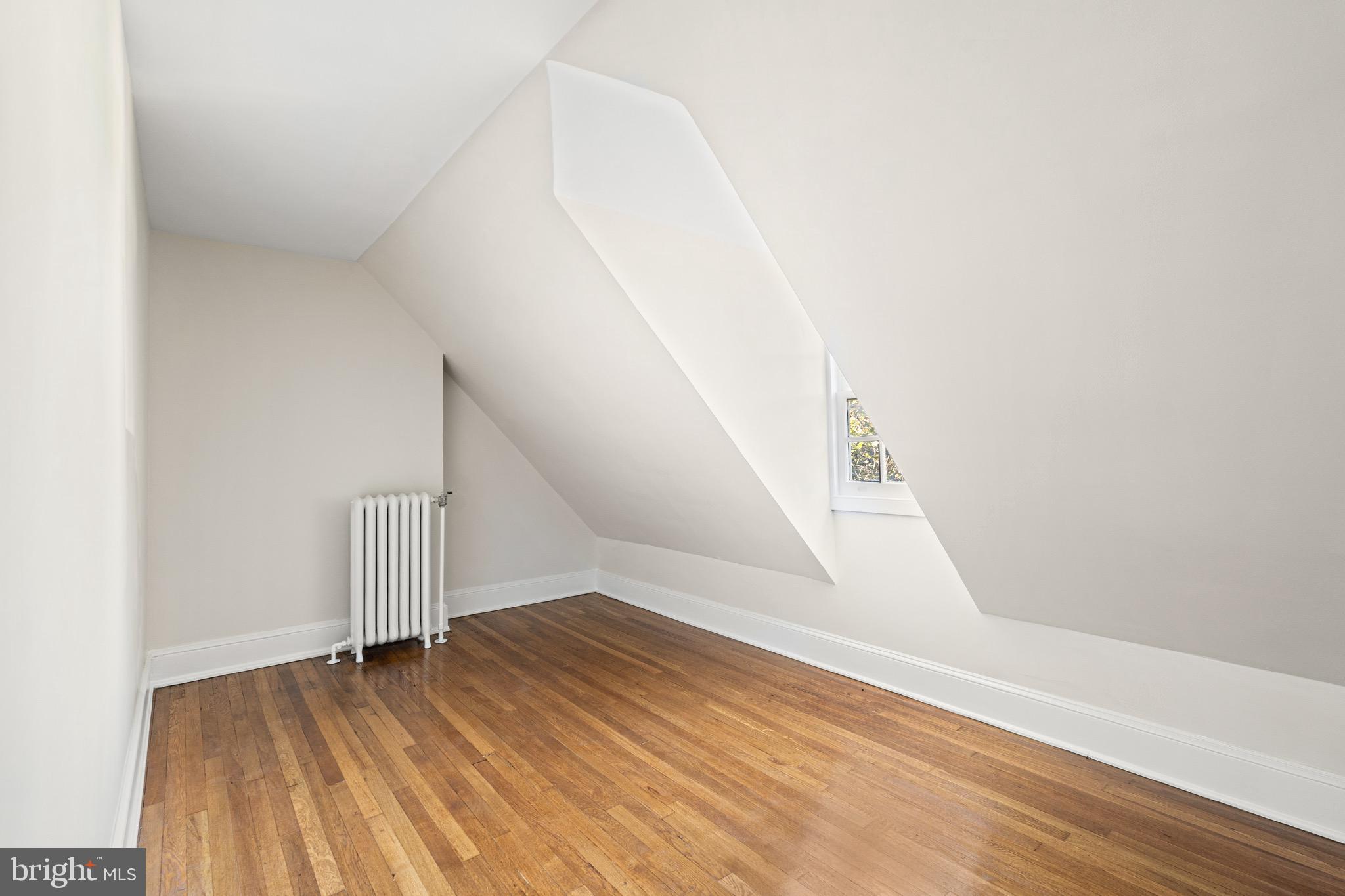 818 W University PARKWAY