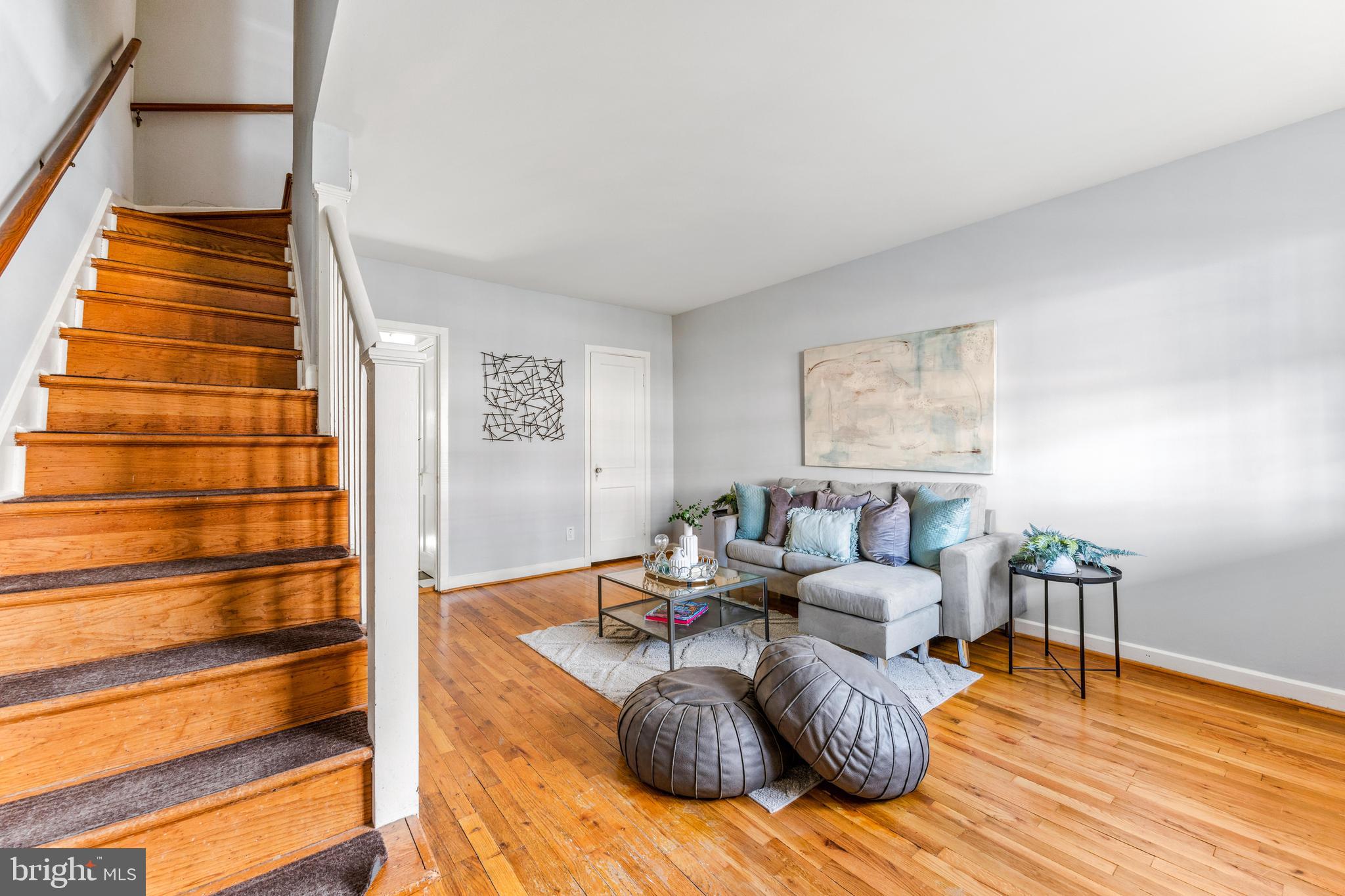 1227 W 37th St