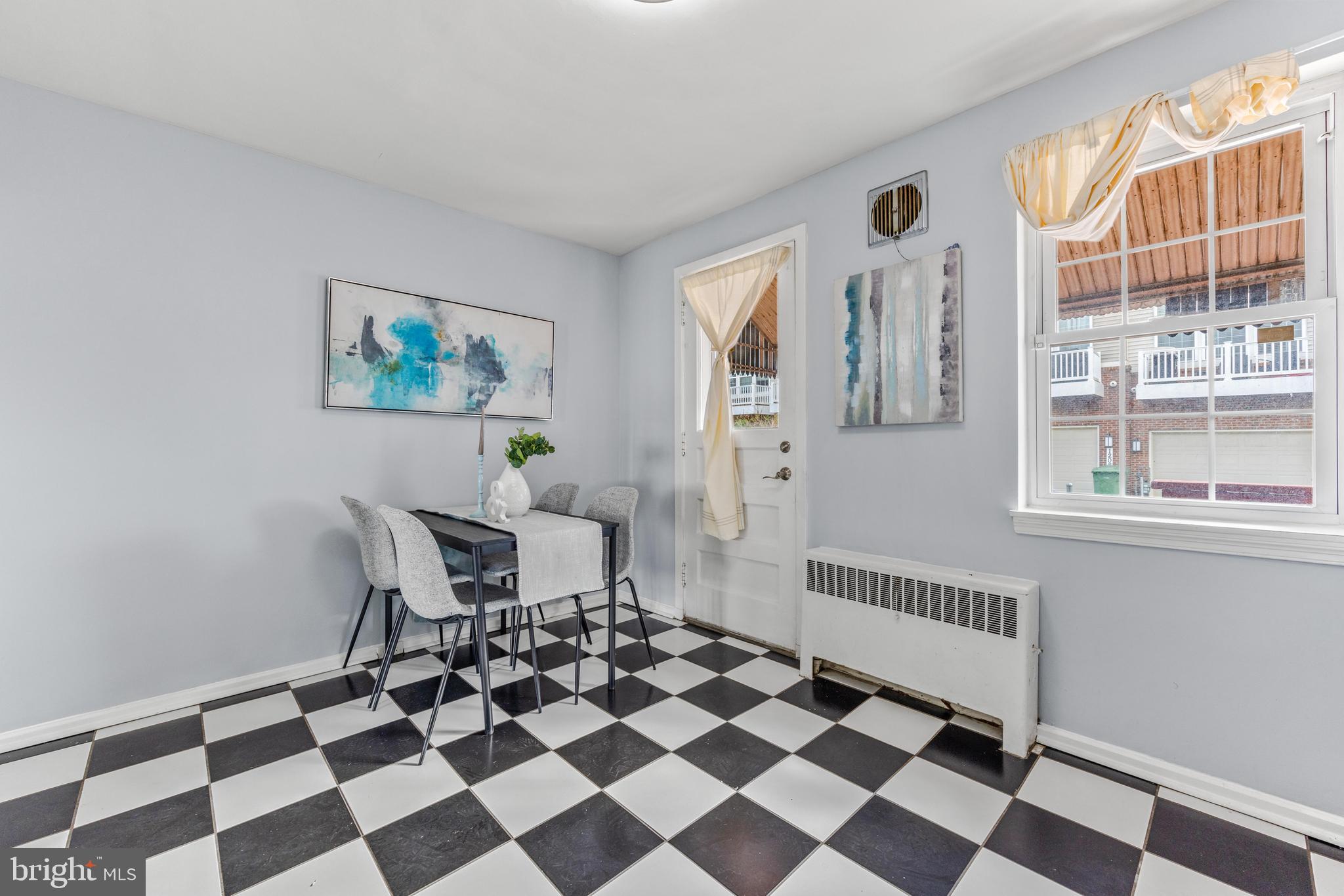 1227 W 37th St