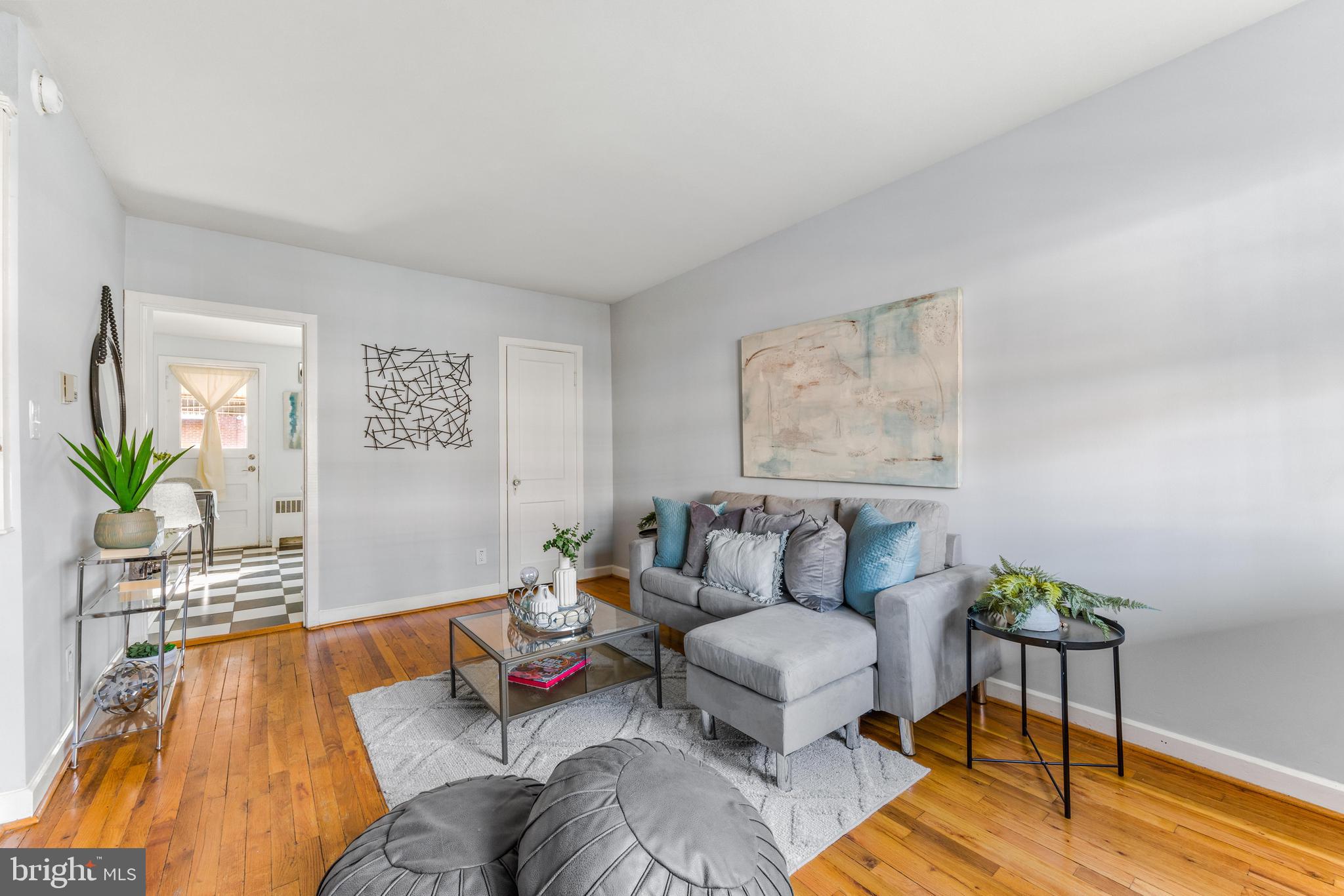 1227 W 37th St