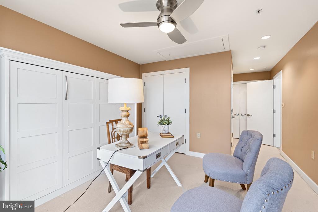 3801 Canterbury ROAD Unit: 1004