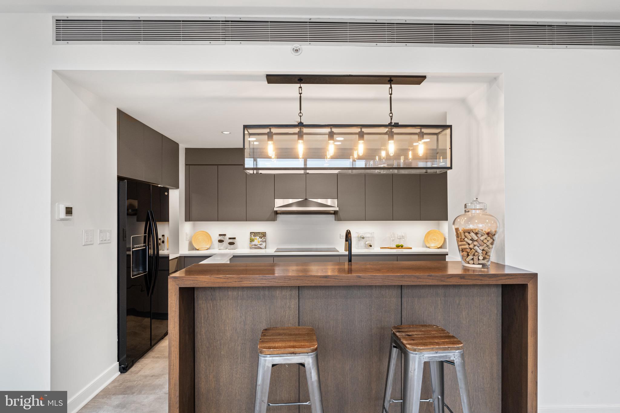 3801 Canterbury ROAD Unit: 1004