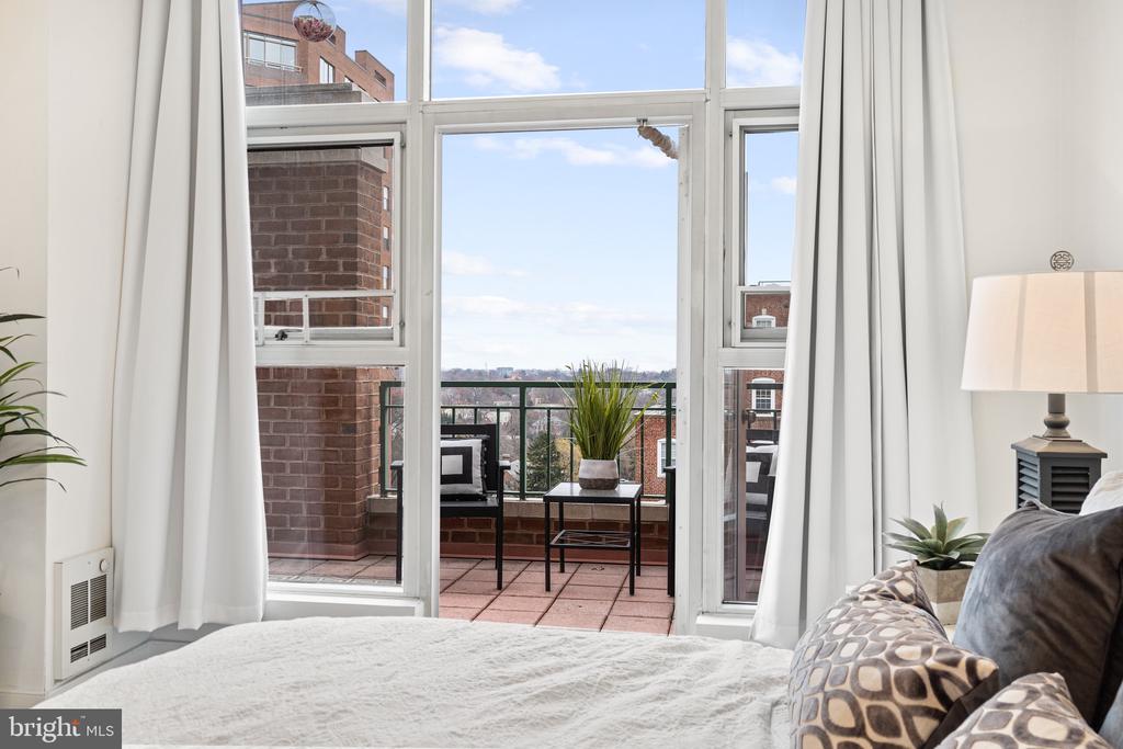 3801 Canterbury ROAD Unit: 1004