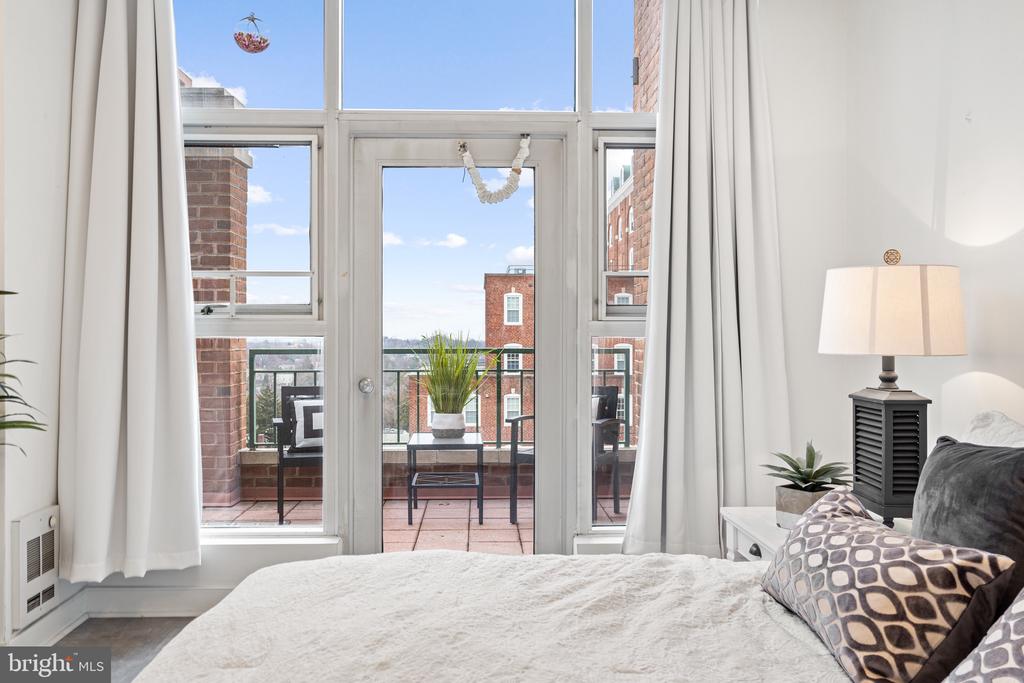 3801 Canterbury ROAD Unit: 1004