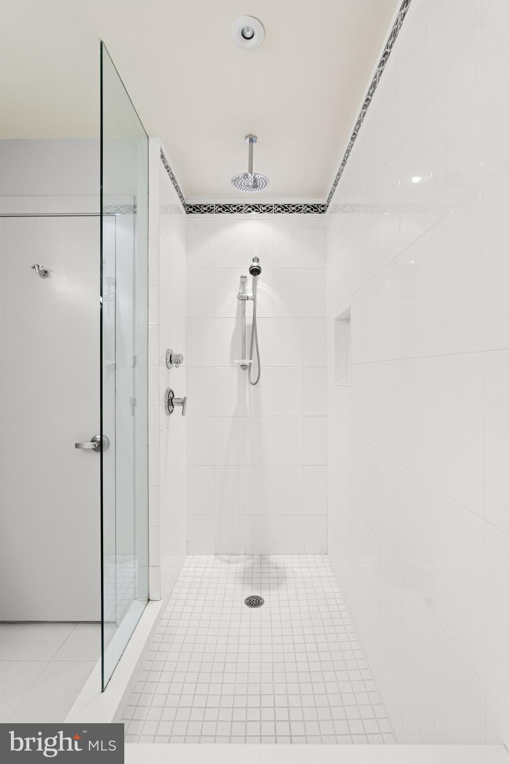 3801 Canterbury ROAD Unit: 1004