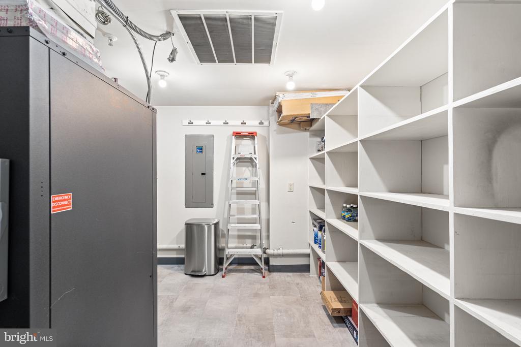 3801 Canterbury ROAD Unit: 1004