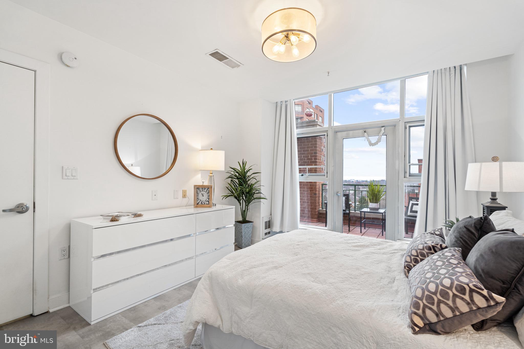 3801 Canterbury ROAD Unit: 1004