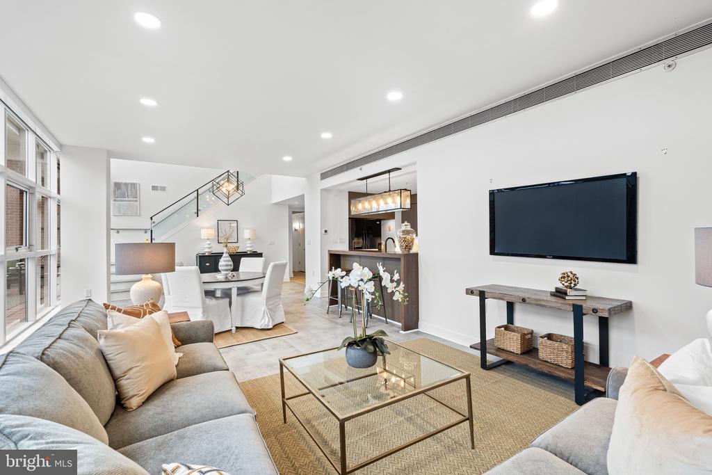 3801 Canterbury ROAD Unit: 1004