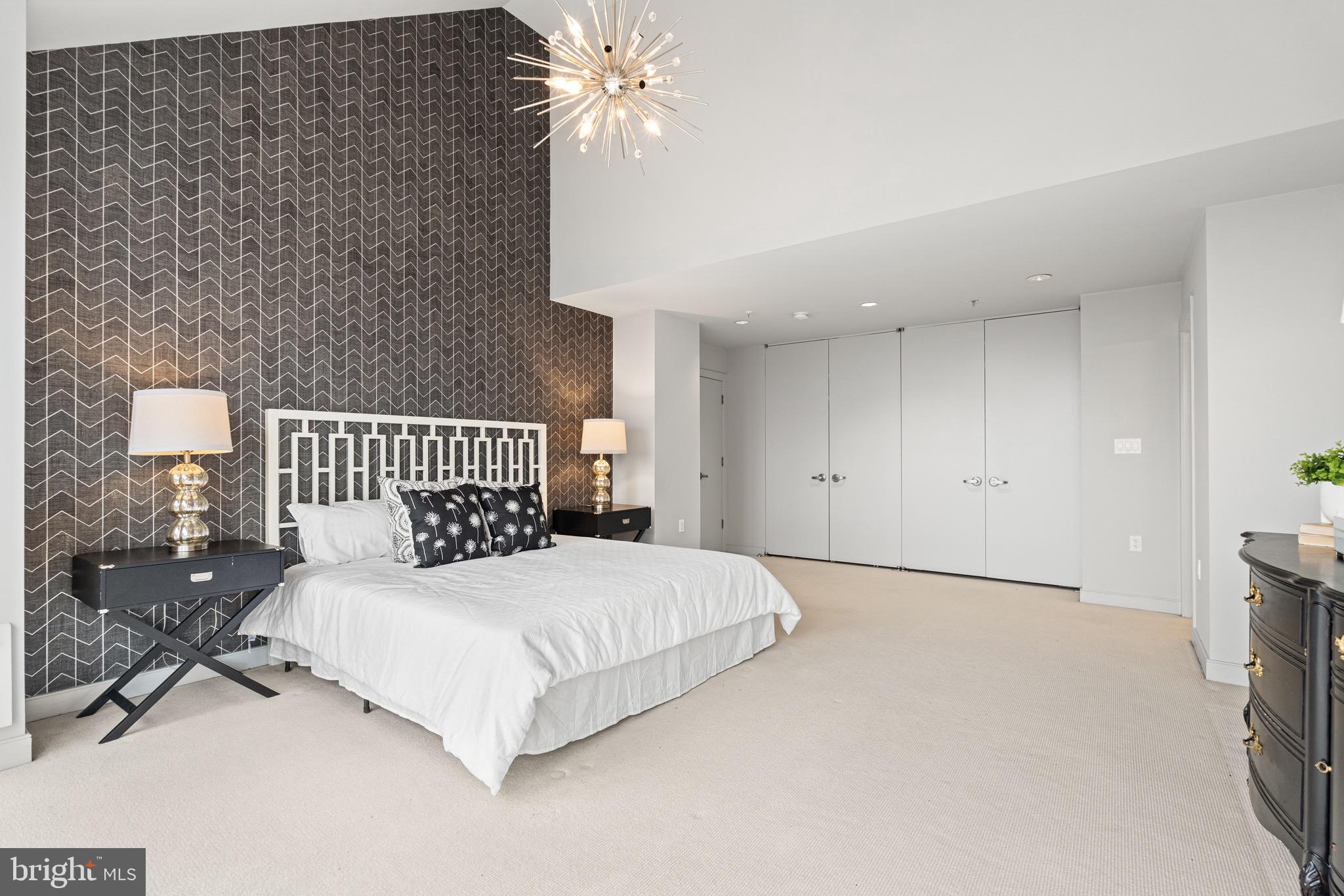 3801 Canterbury ROAD Unit: 1004
