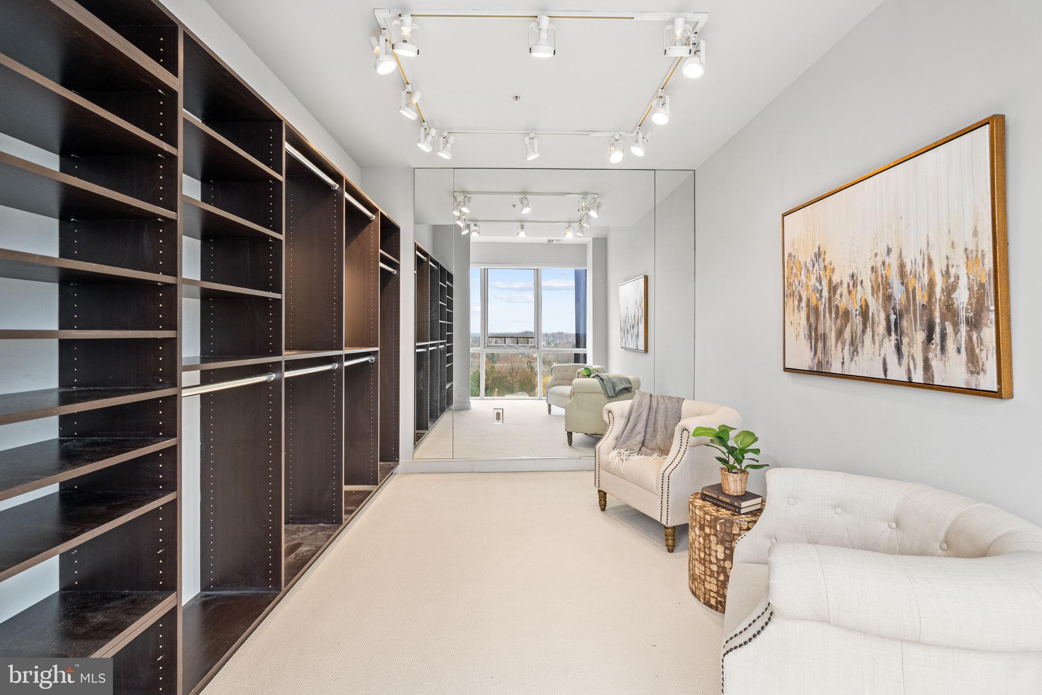3801 Canterbury ROAD Unit: 1004