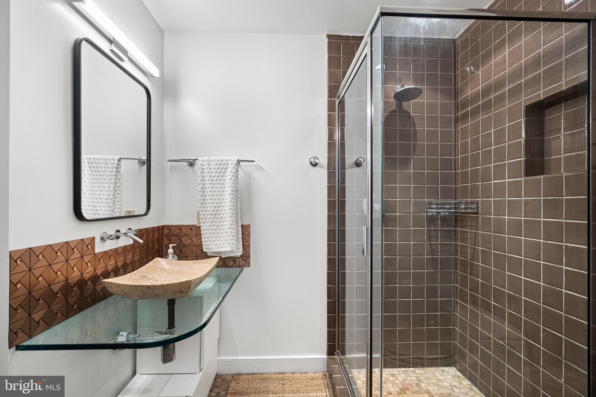 3801 Canterbury ROAD Unit: 1004