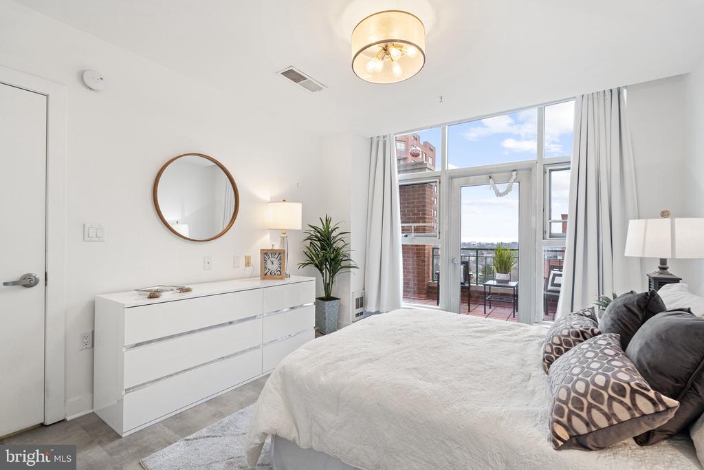 3801 Canterbury ROAD Unit: 1004