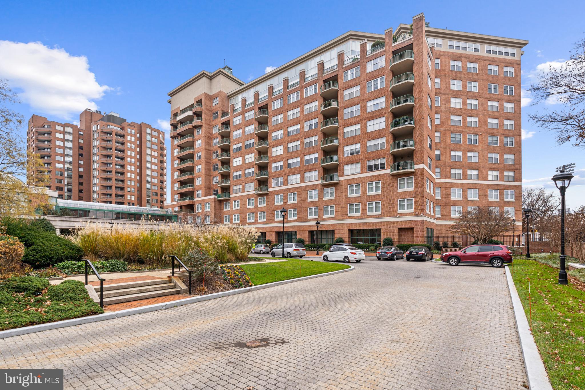 3801 Canterbury ROAD Unit: 1004