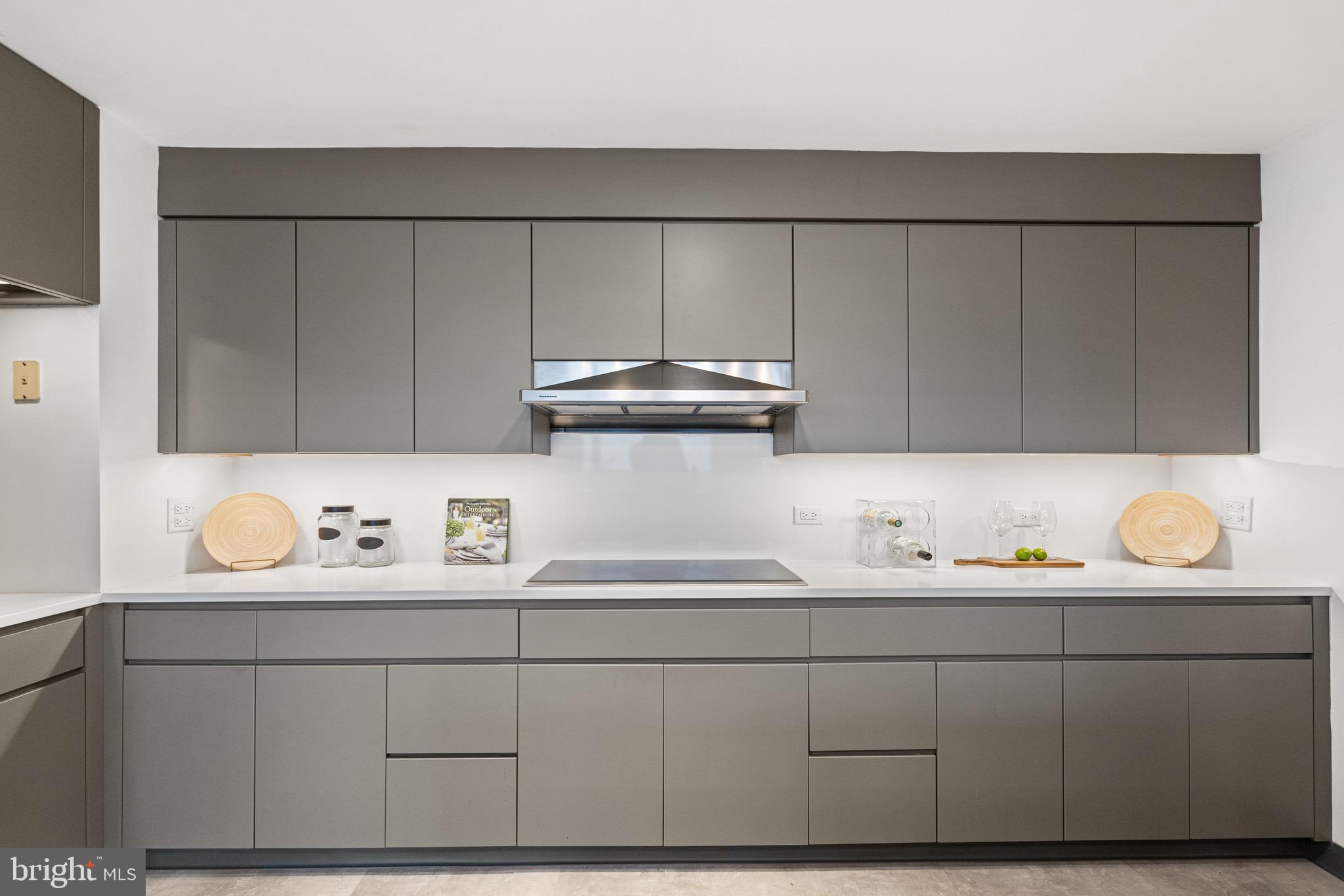 3801 Canterbury ROAD Unit: 1004