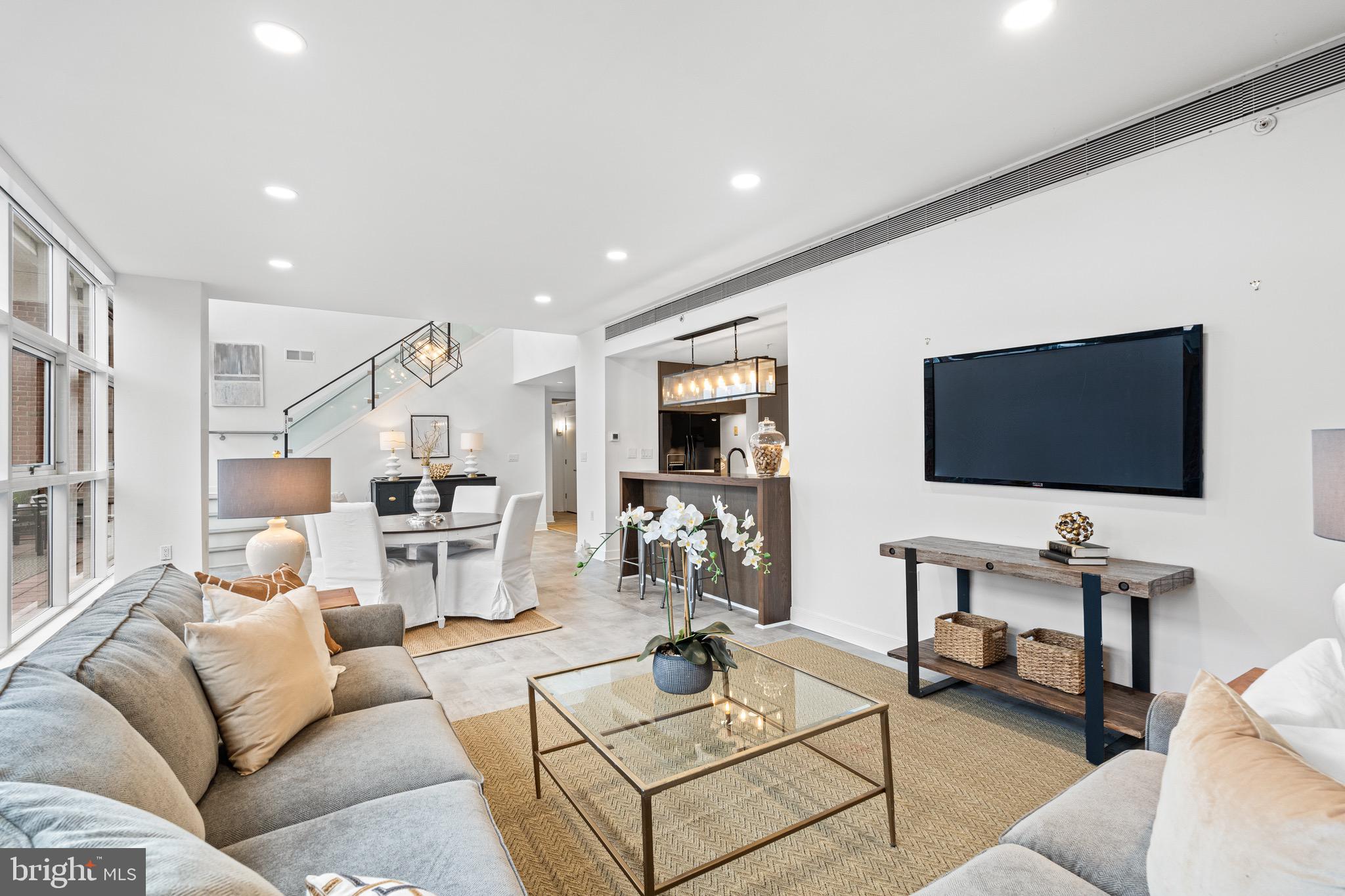 3801 Canterbury ROAD Unit: 1004