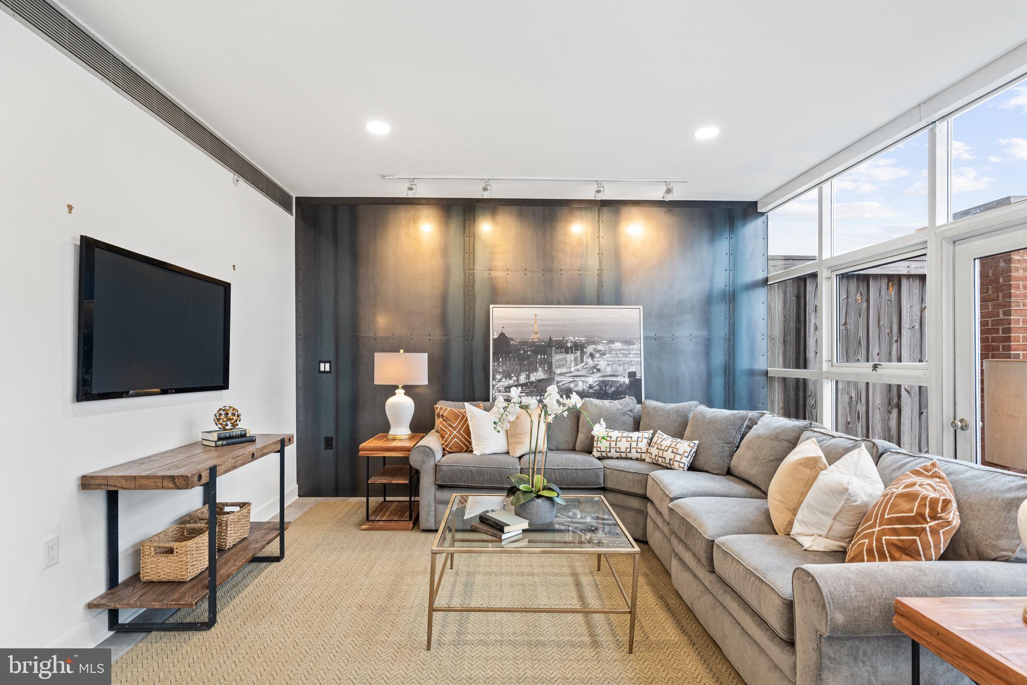 3801 Canterbury ROAD Unit: 1004