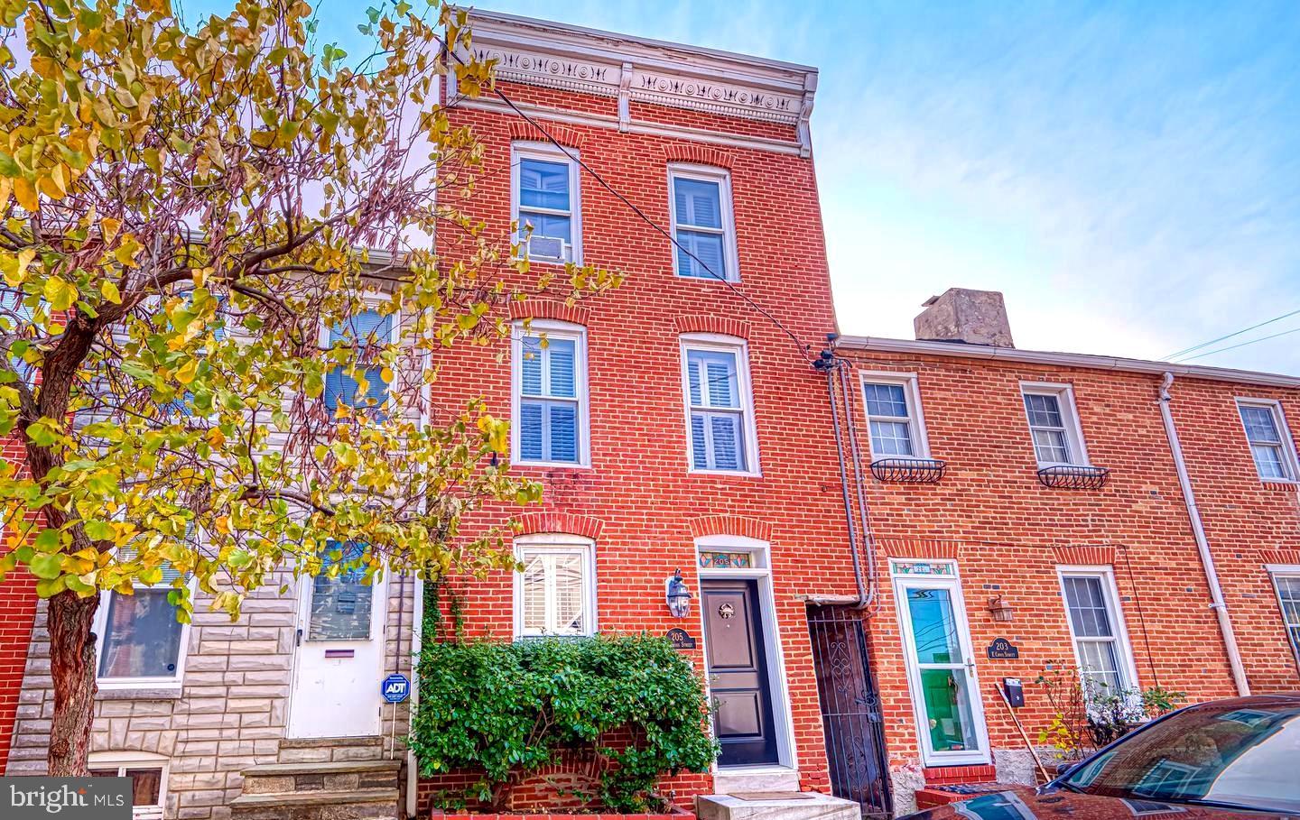 205 E Cross St