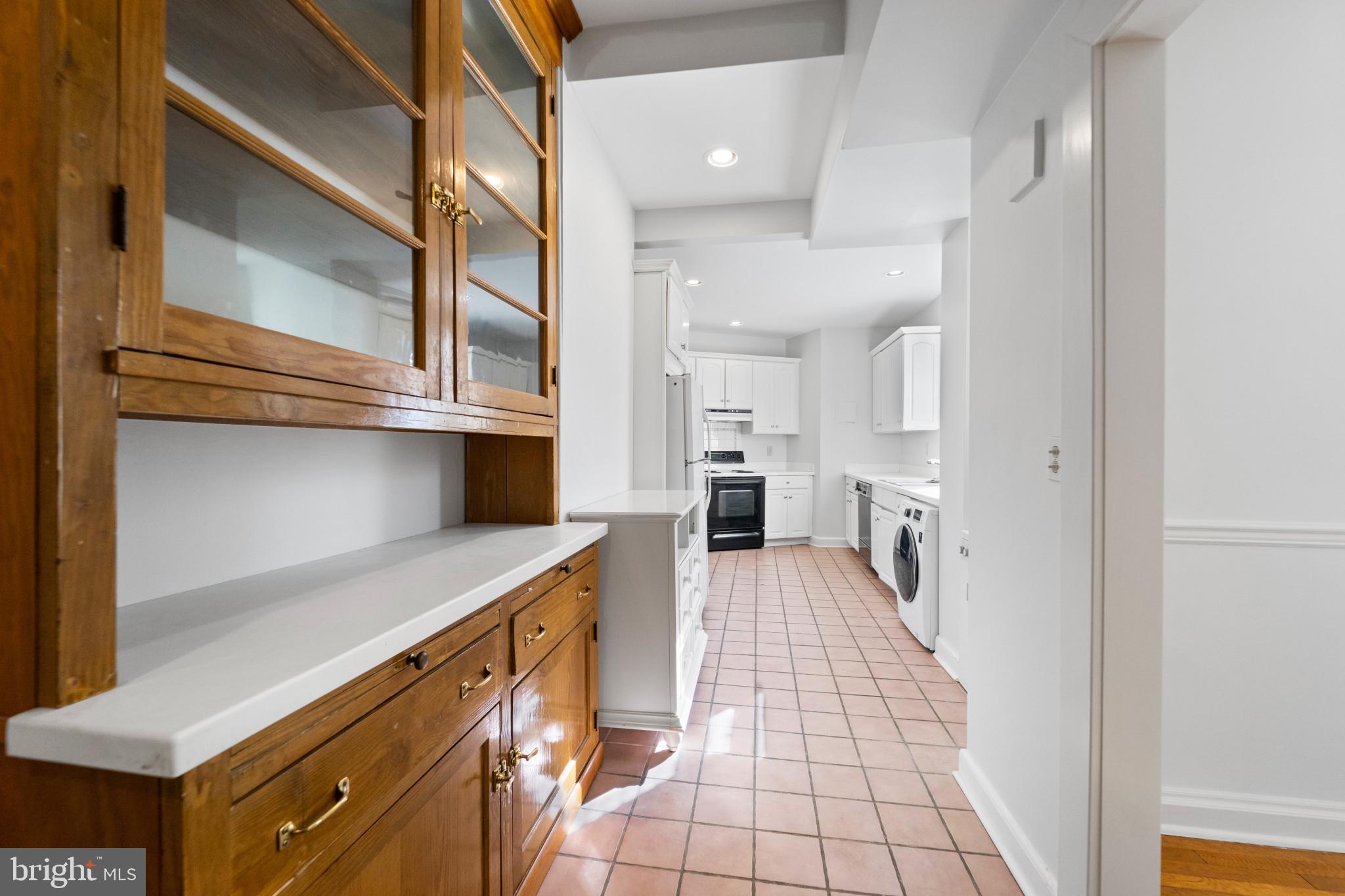 3405 Greenway Unit: 306