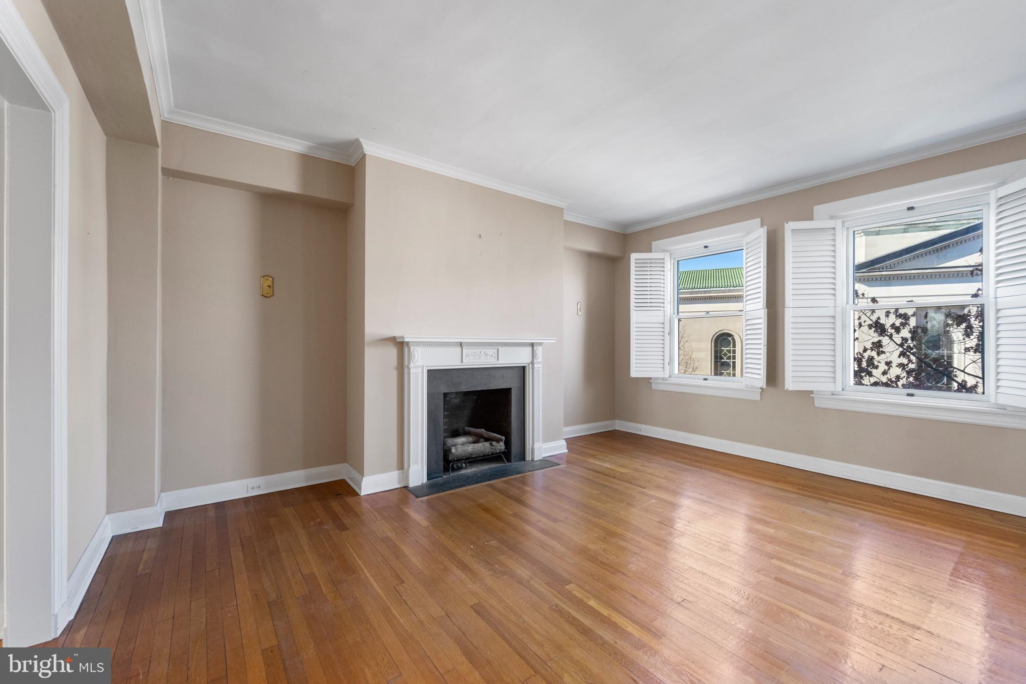 3405 Greenway Unit: 306