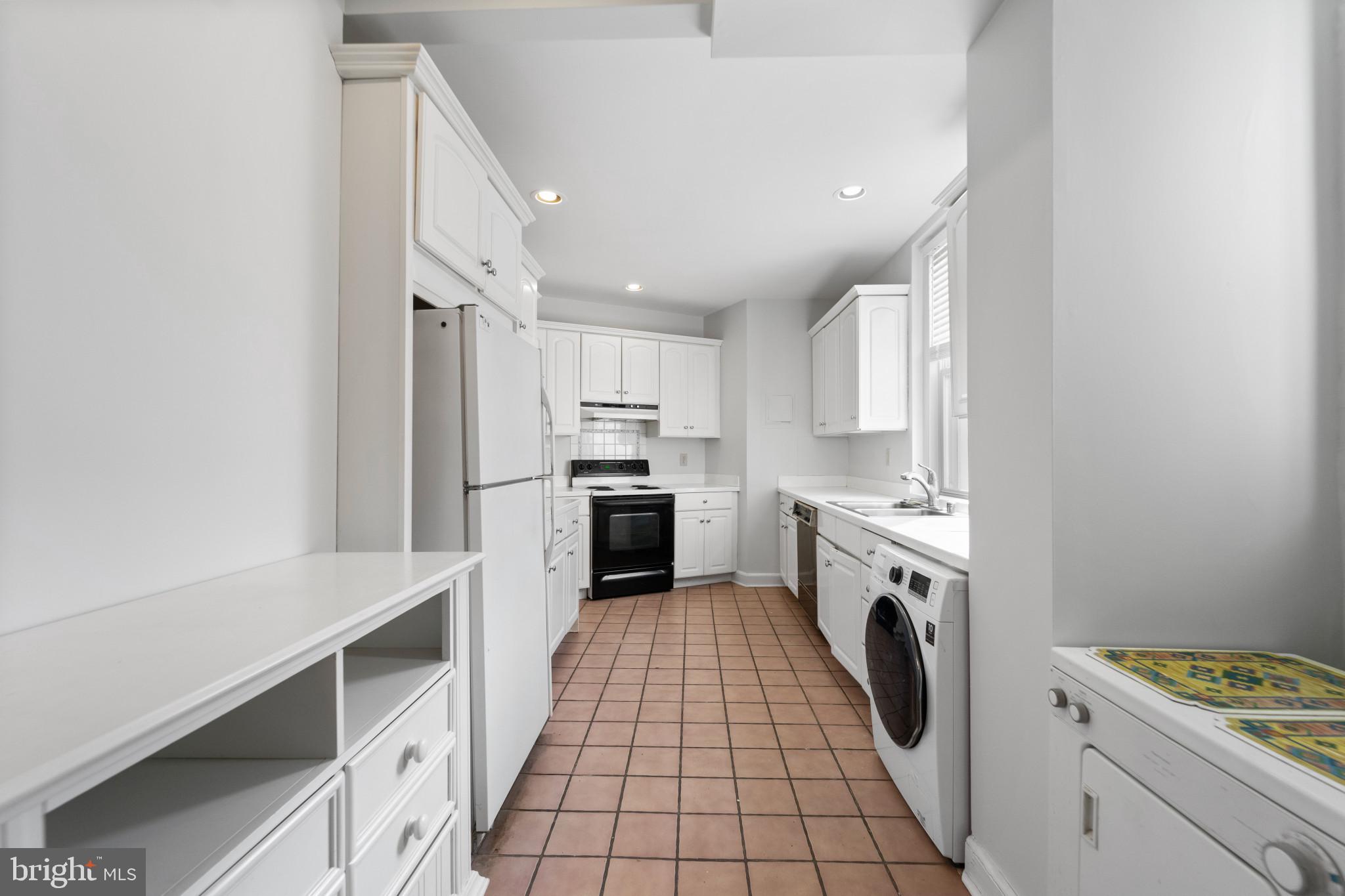 3405 Greenway Unit: 306