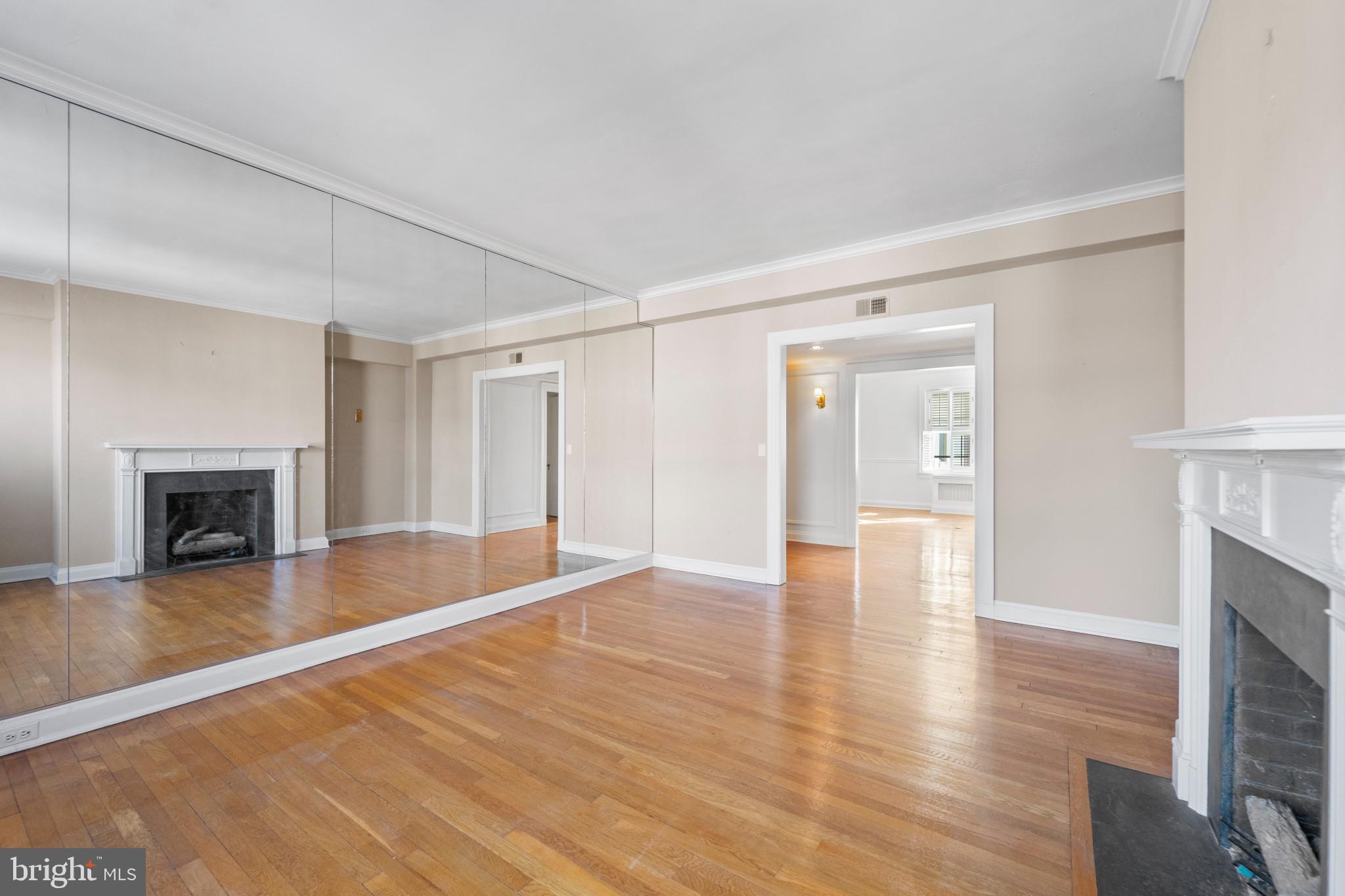 3405 Greenway Unit: 306