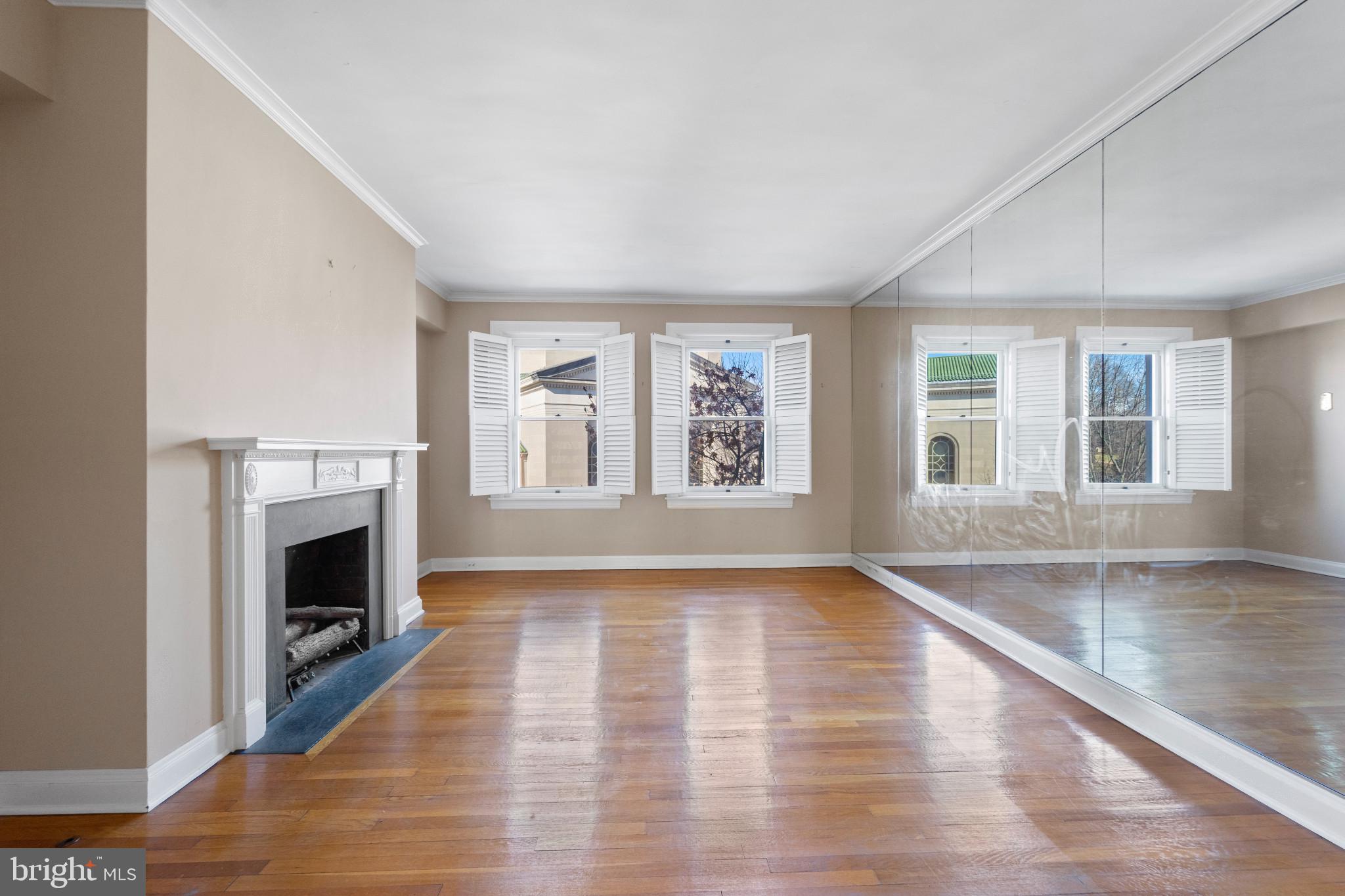 3405 Greenway Unit: 306