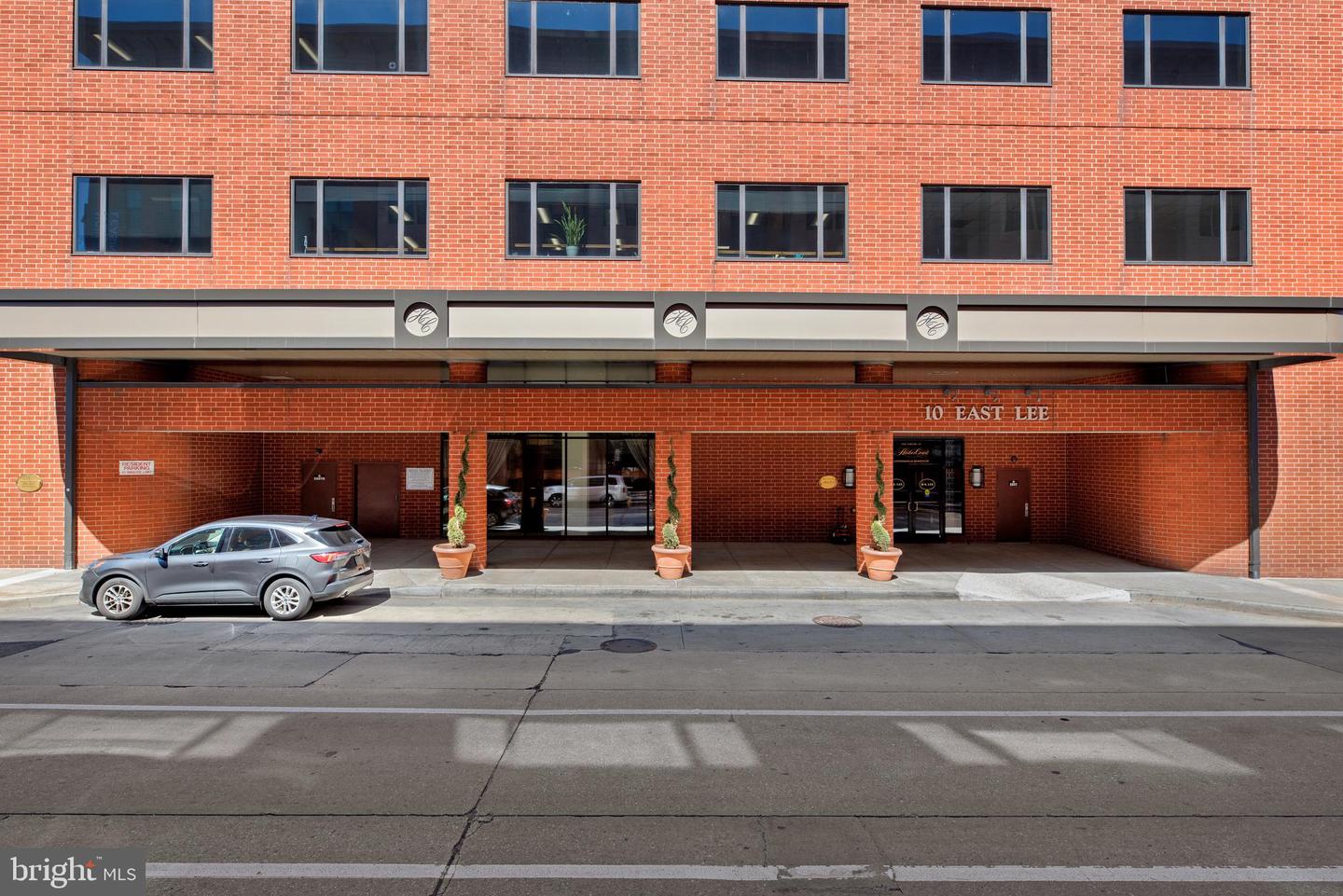 10 E Lee St #2804