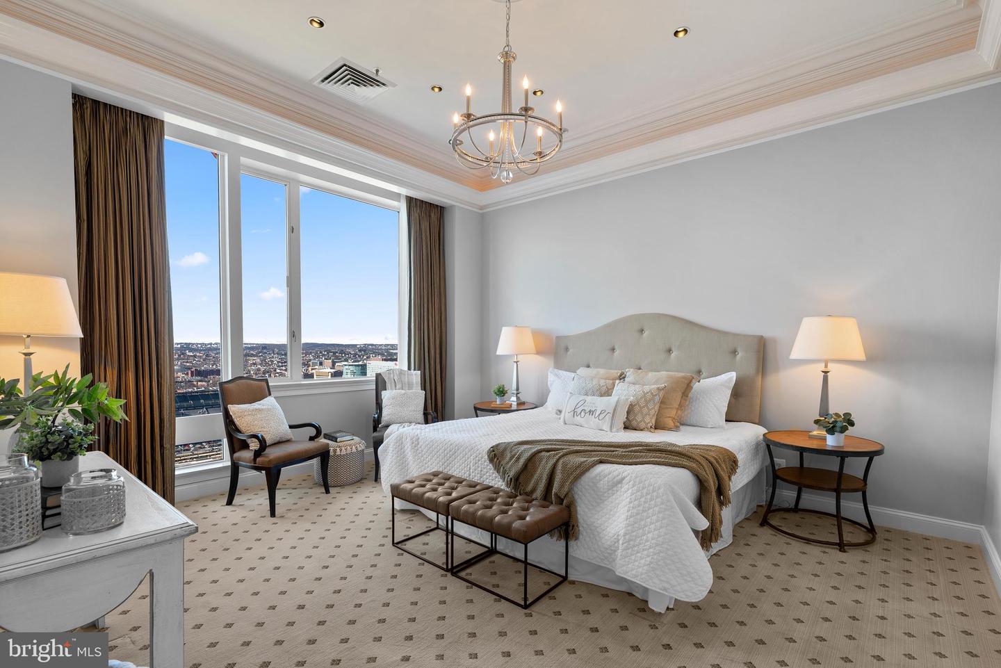 10 E Lee St #2804