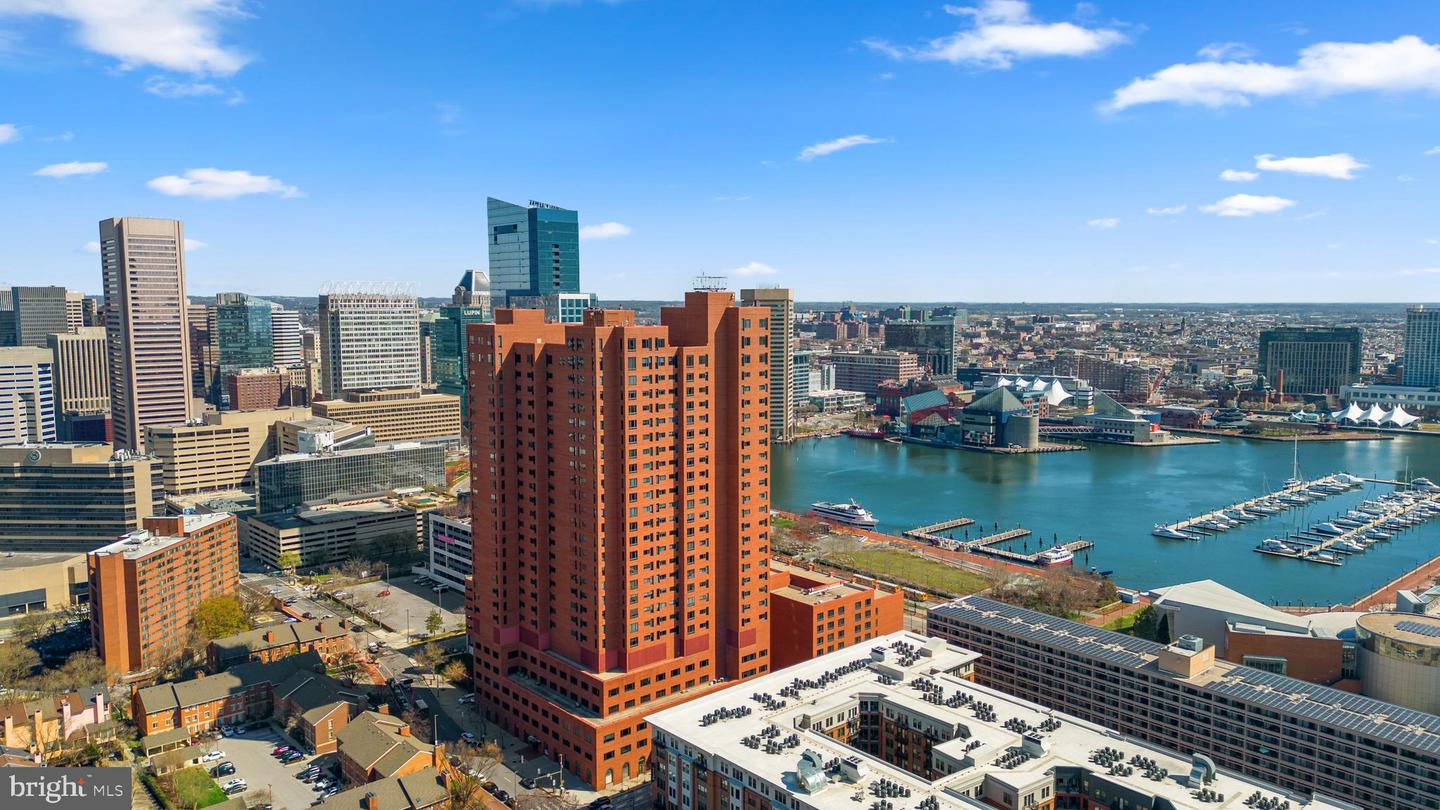 10 E Lee St #2804