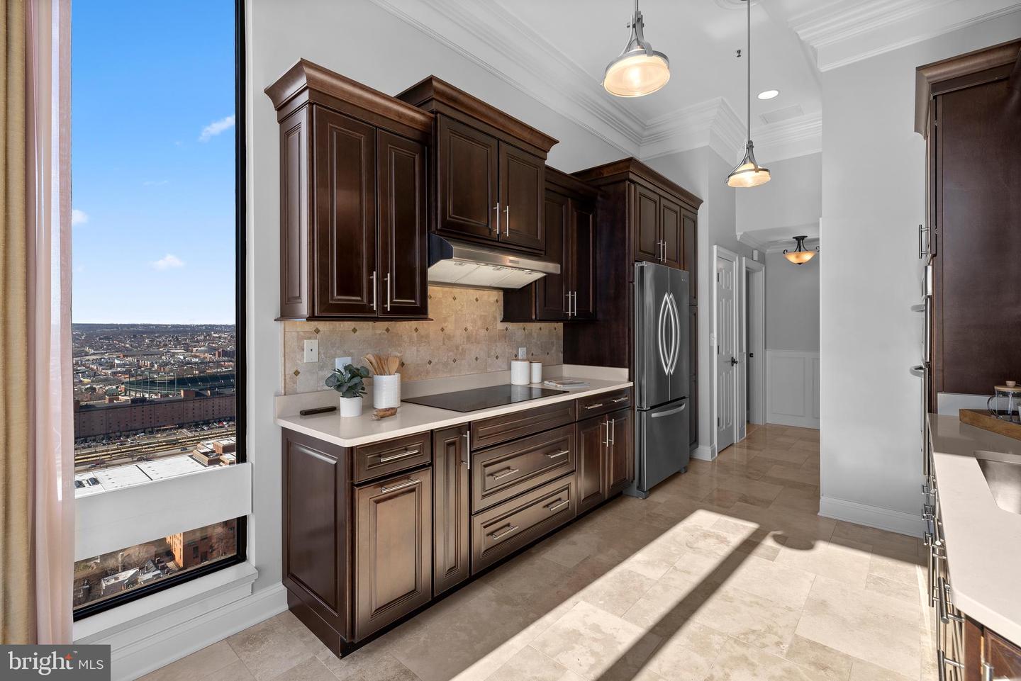 10 E Lee St #2804
