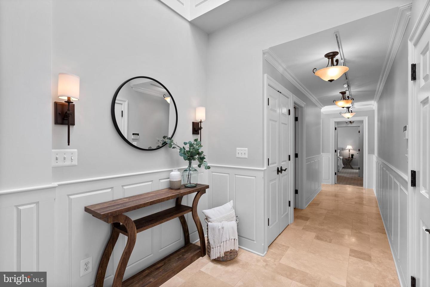 10 E Lee St #2804