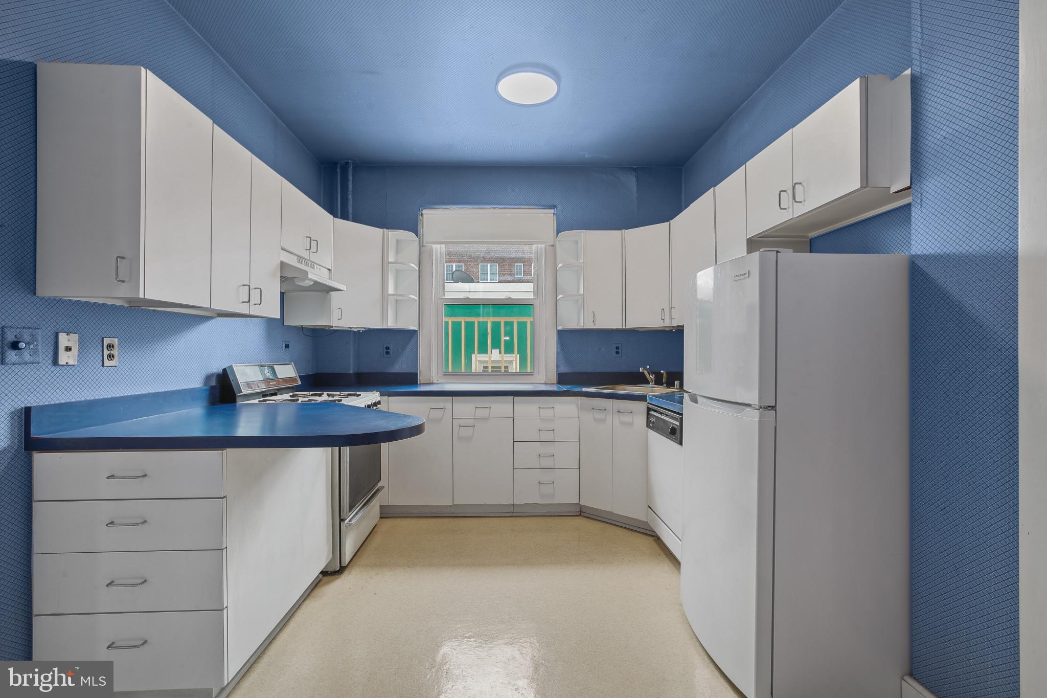 3405 Greenway #304
