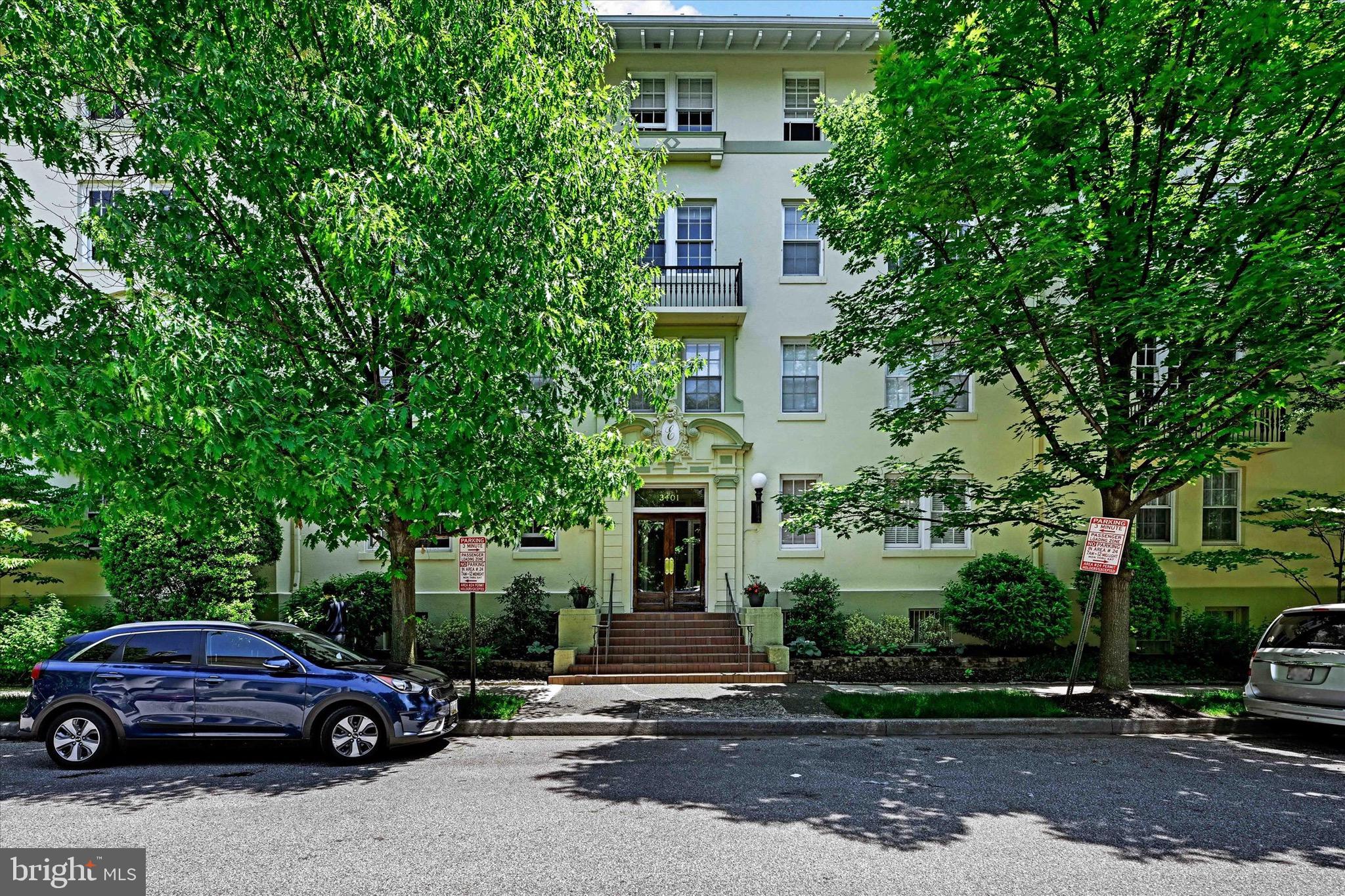 3401 Greenway #105