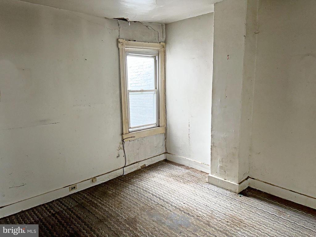1242 James St